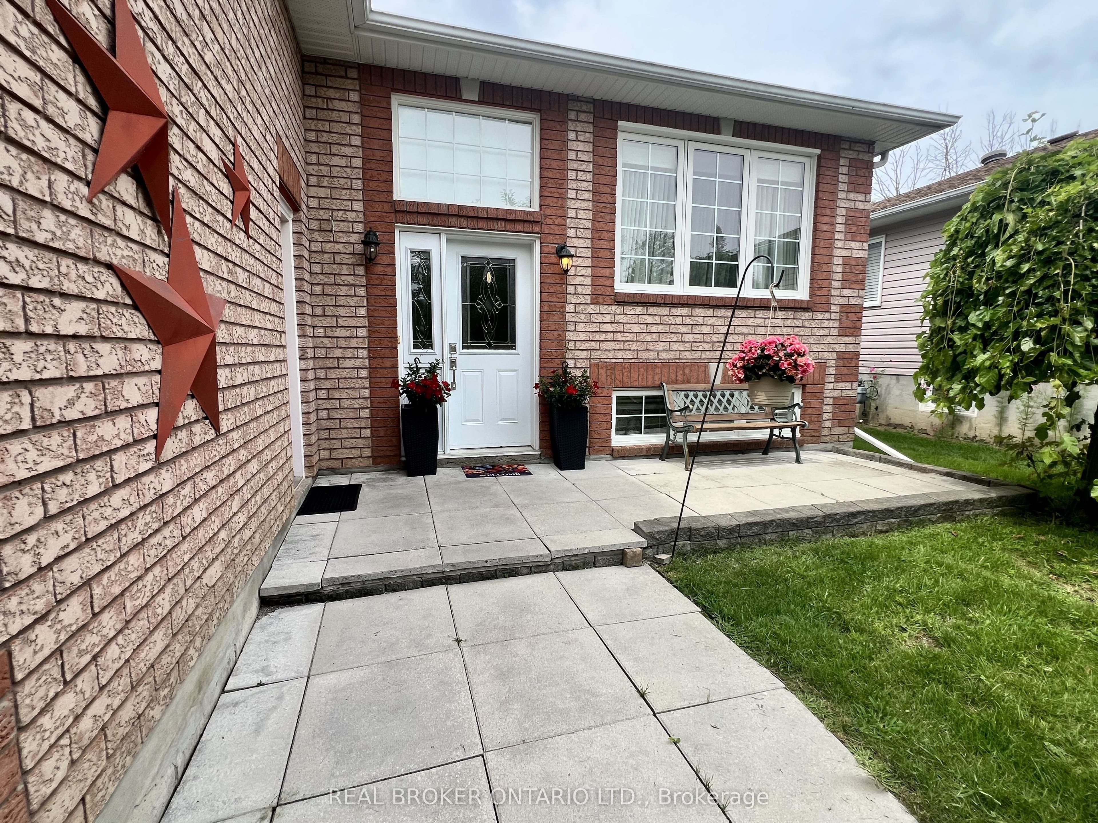 2342 Somers Boulevard Property Photo 2