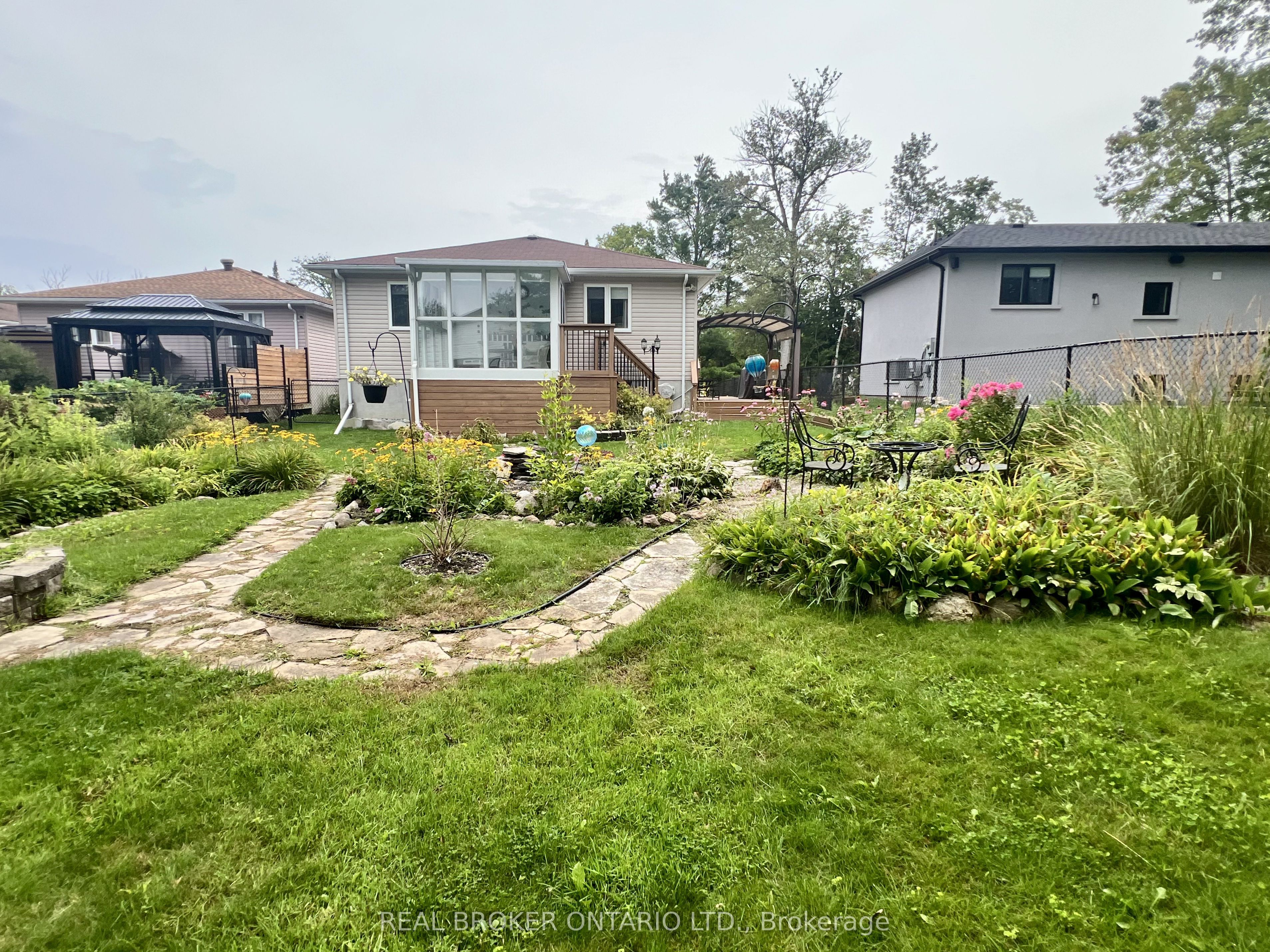 2342 Somers Boulevard Property Photo 29