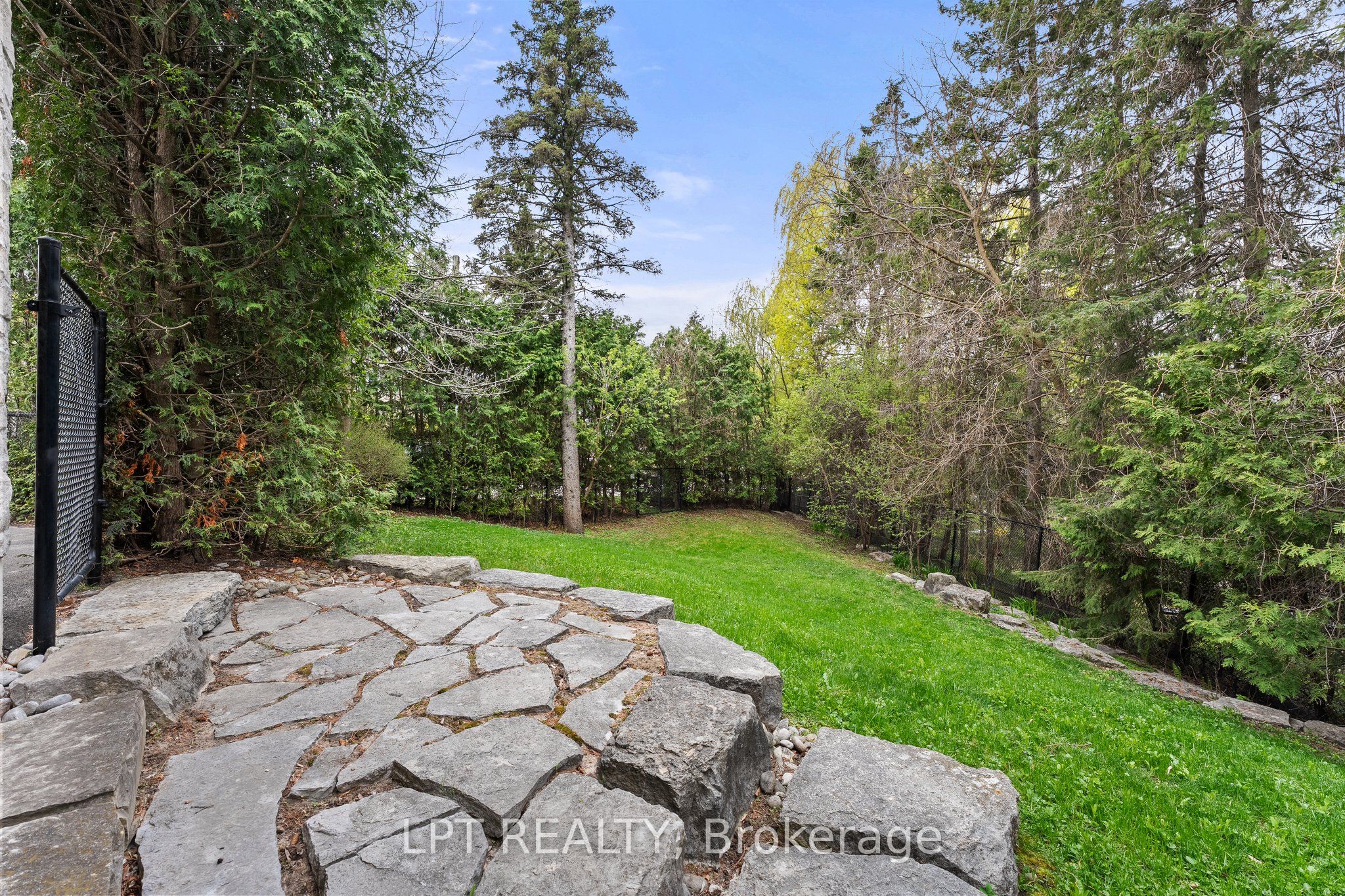 112 Tyler Street Property Photo 45