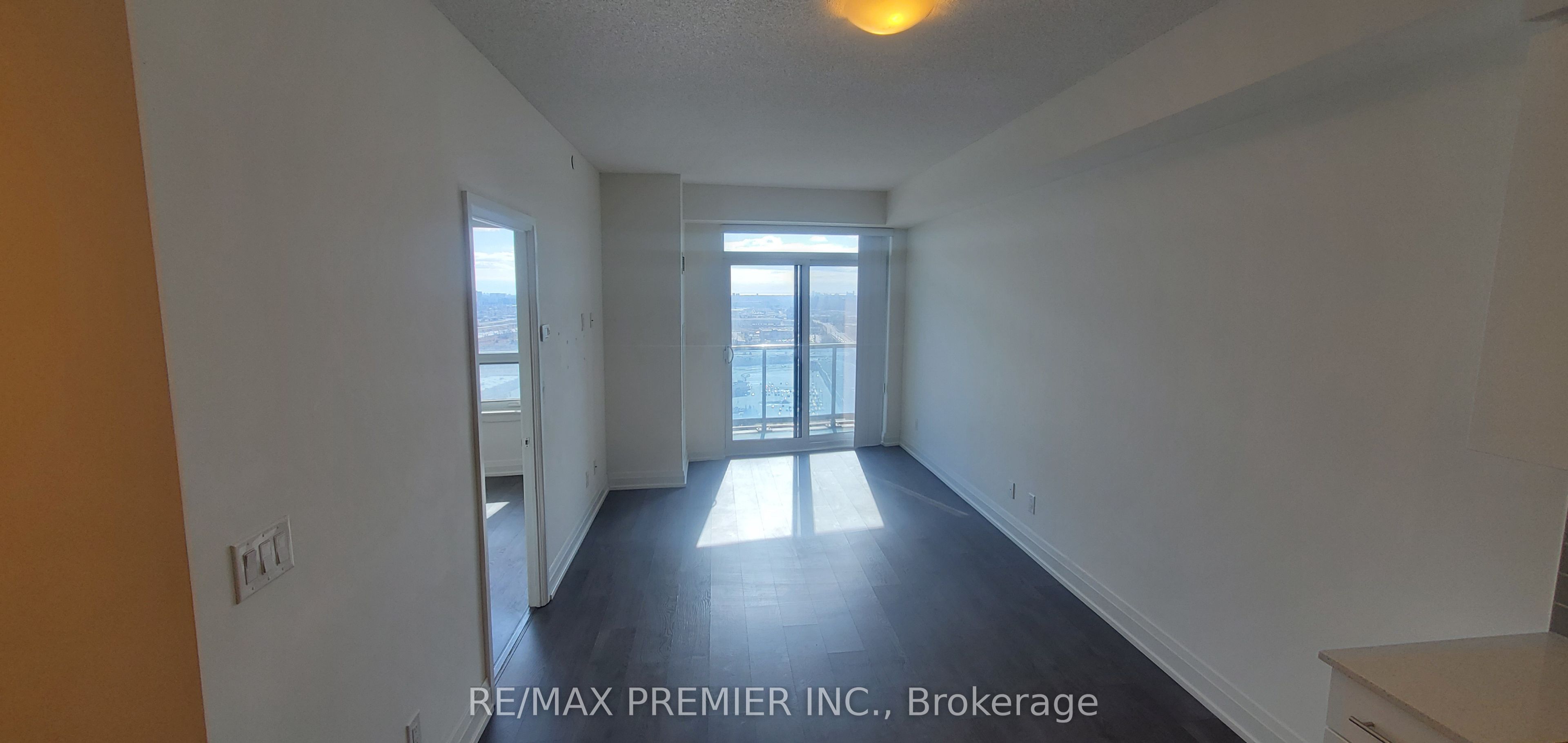3600 Highway 7 3009 Property Photo 5