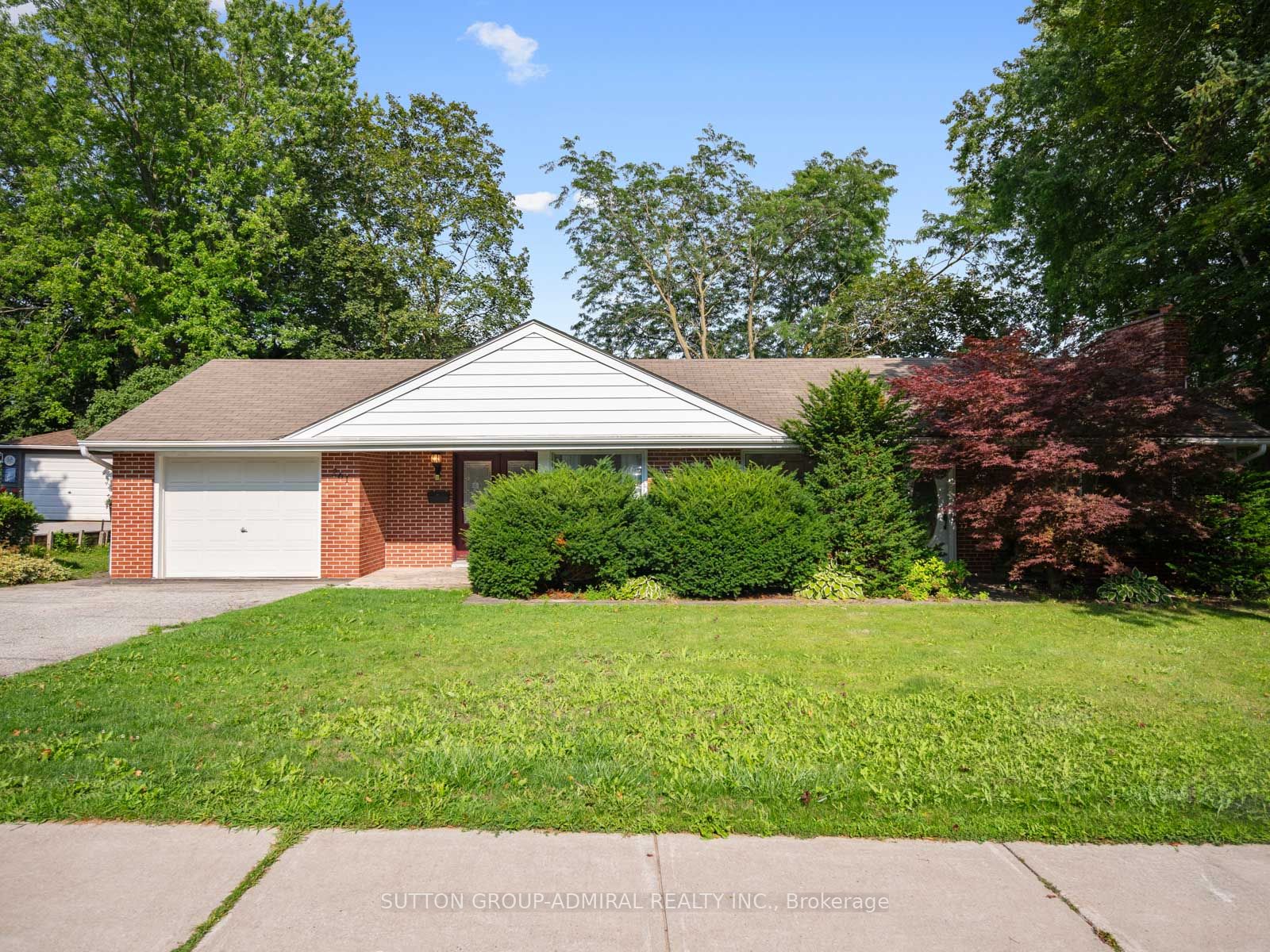 261 Carol Avenue Property Photo 2