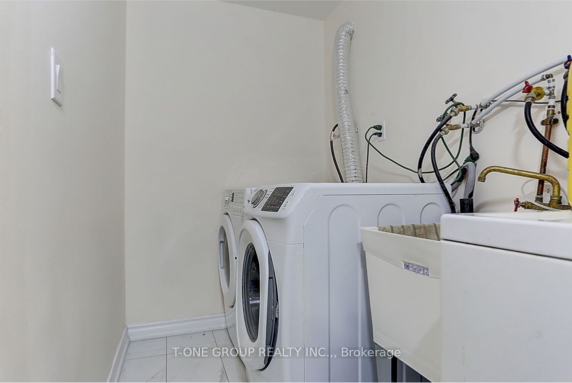 5 Hammersly Boulevard Bsmt Property Photo 2