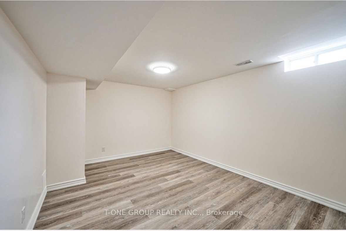 5 Hammersly Boulevard Bsmt Property Photo 8