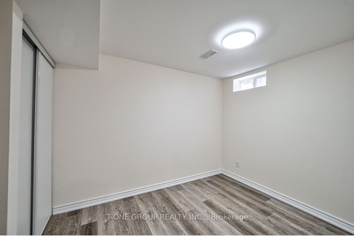 5 Hammersly Boulevard Bsmt Property Photo 11