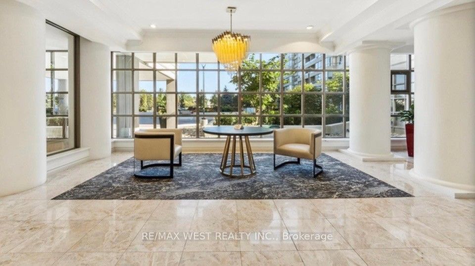 7 Townsgate Drive 1408 Property Photo 1