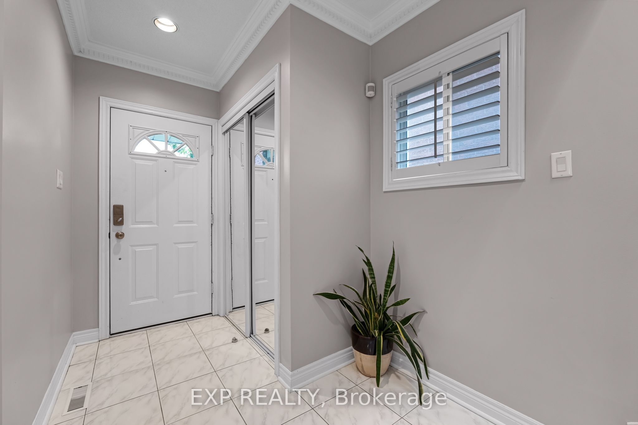 591 Plantation Gate Property Photo 4