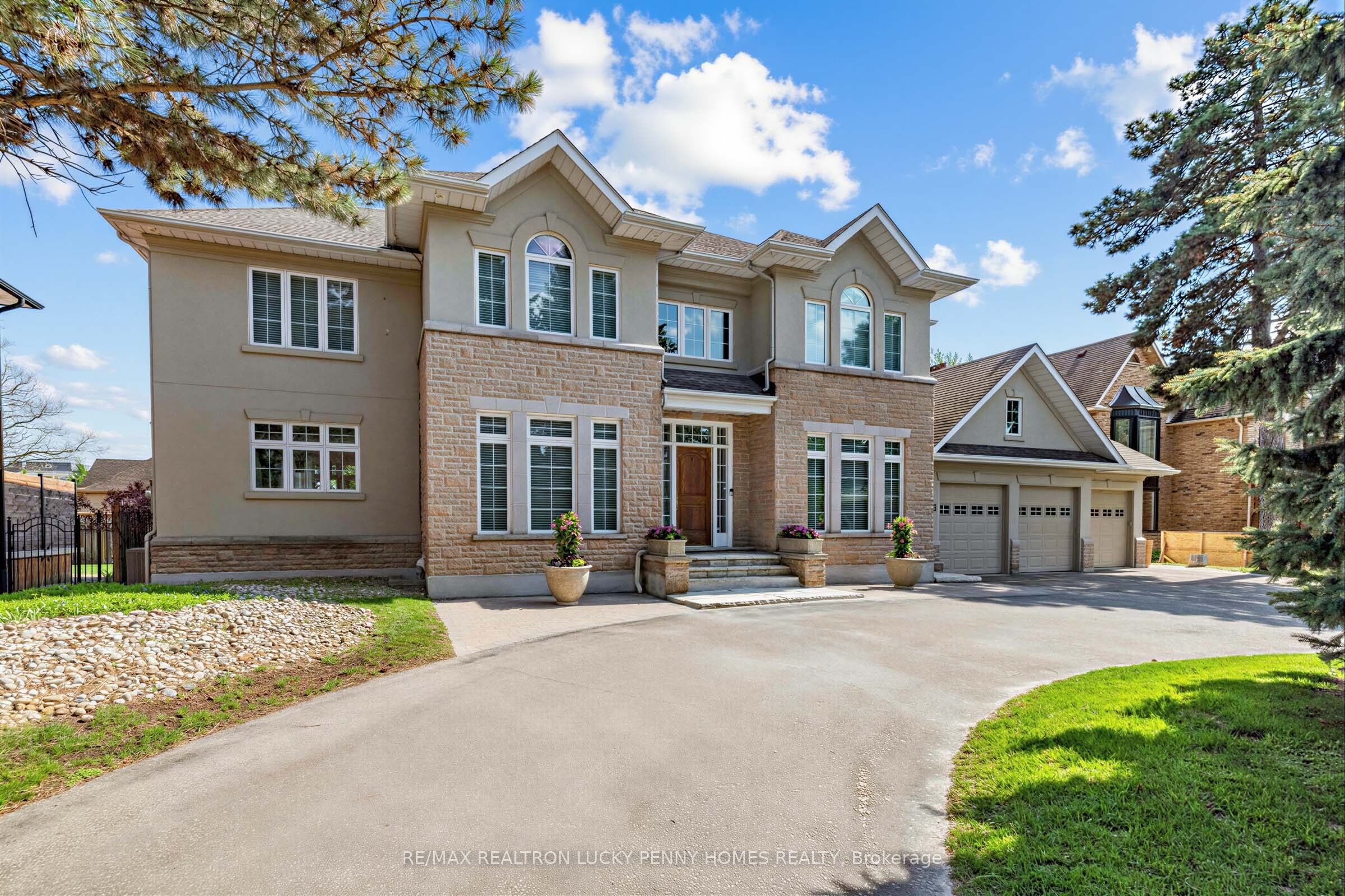 63 Pomander Road Property Photo 2