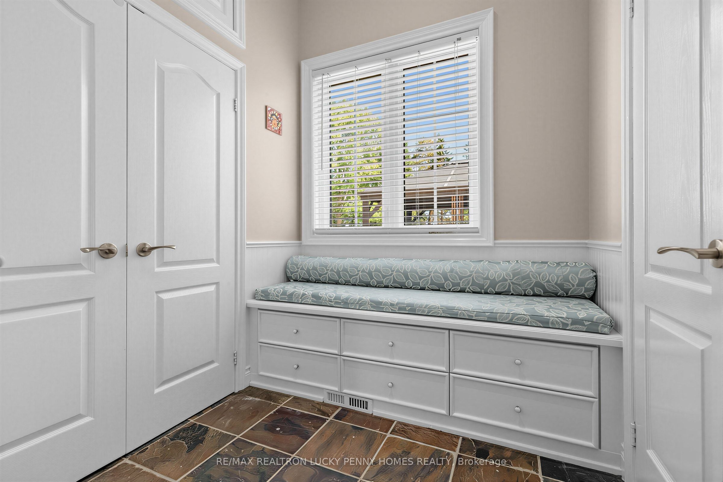 63 Pomander Road Property Photo 9