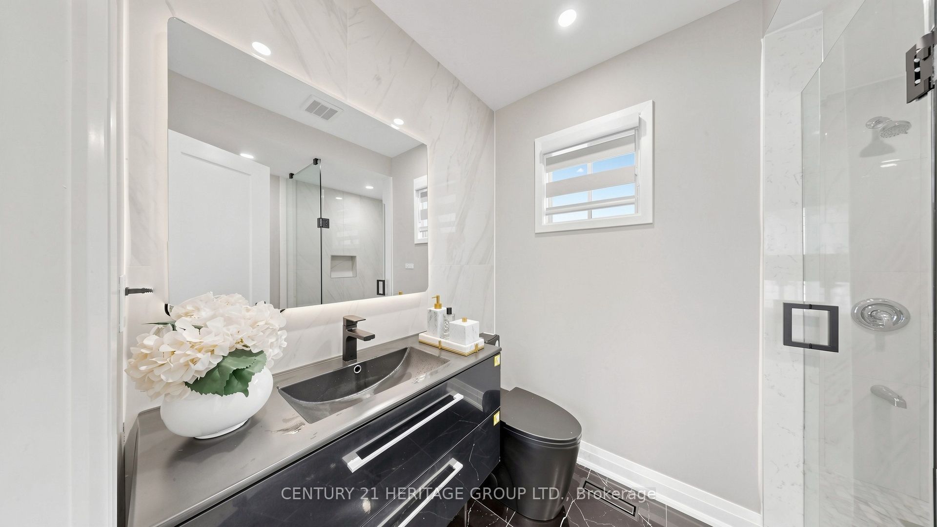 52 Lund Street Property Photo 28