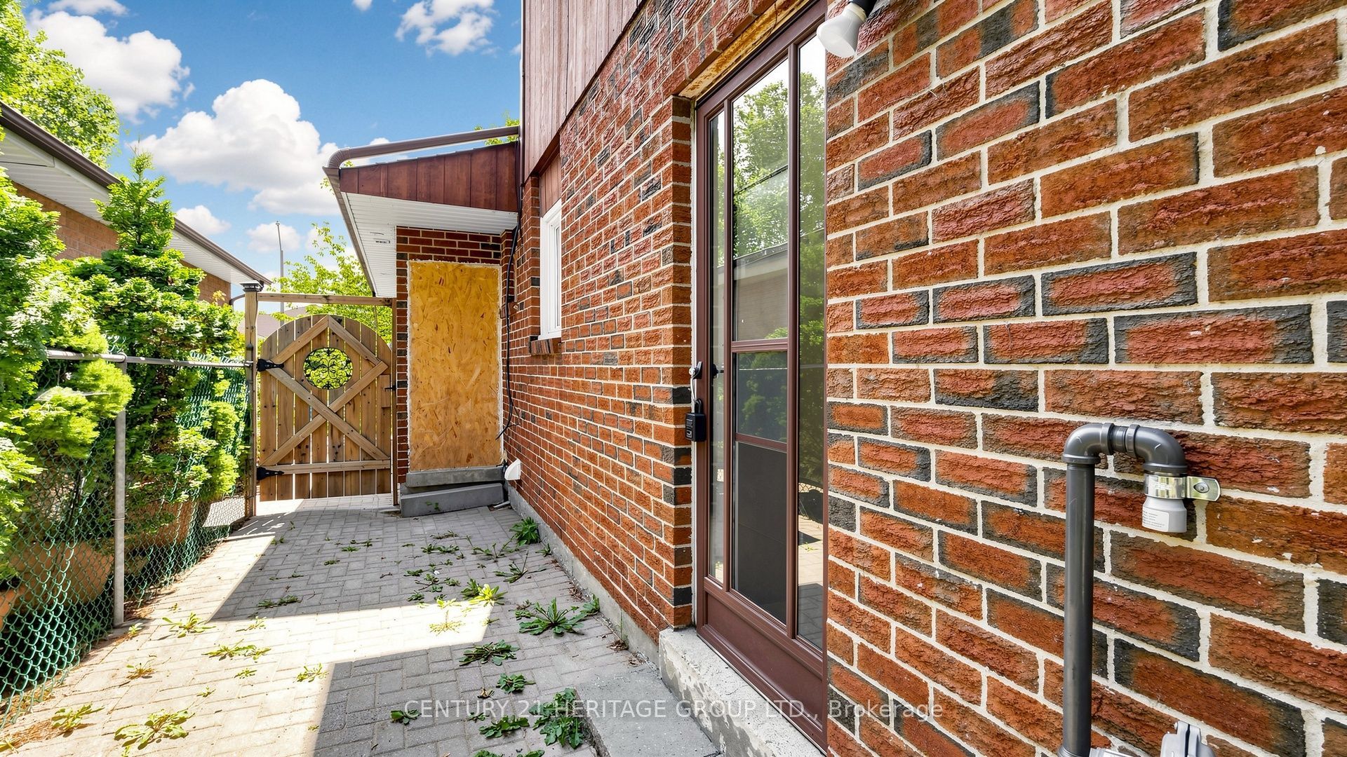 52 Lund Street Property Photo 33