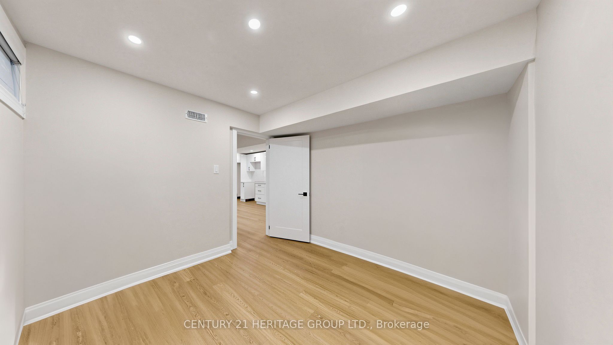 52 Lund Street Property Photo 35