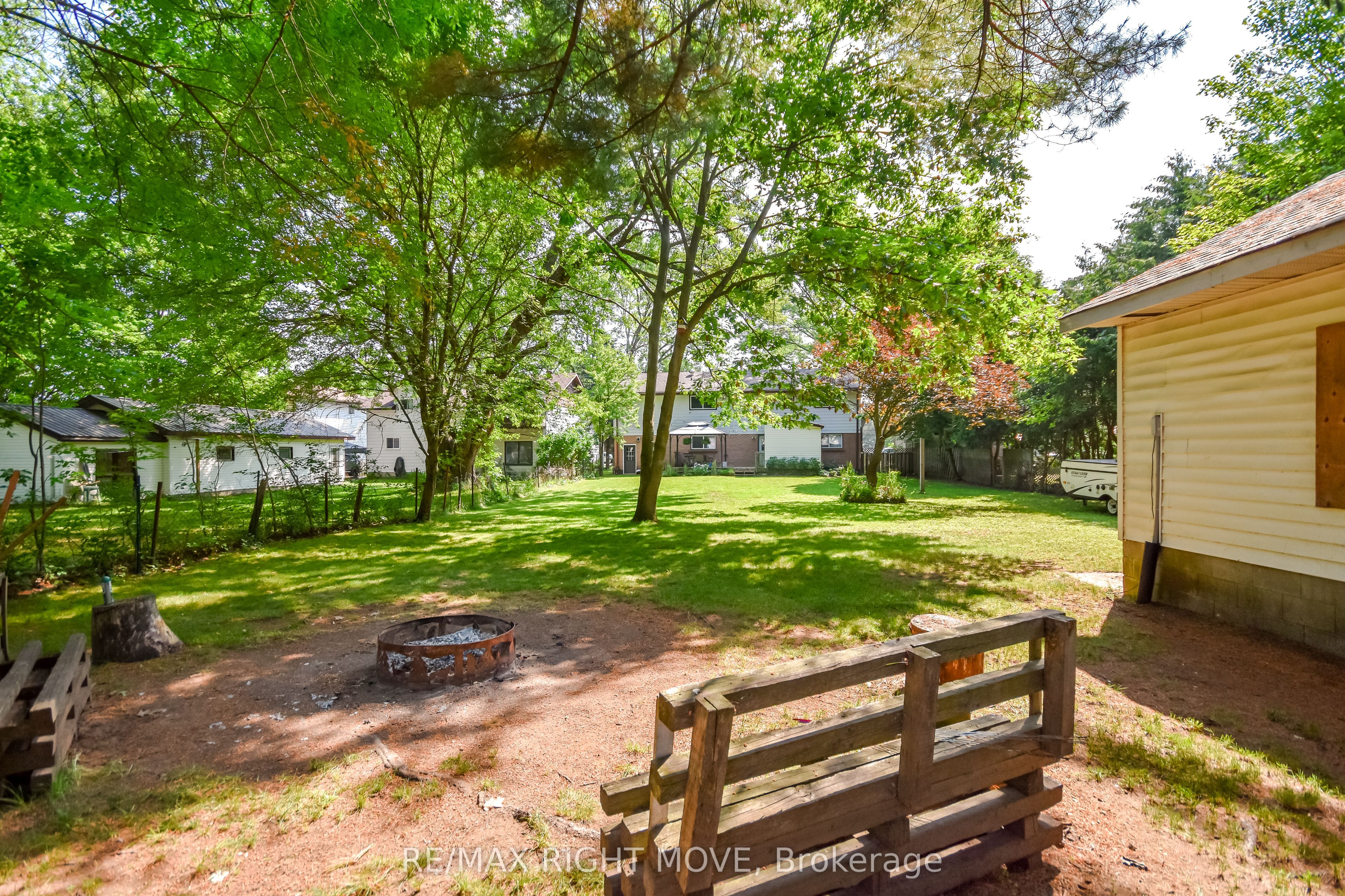 18 Bushey Avenue Property Photo 40