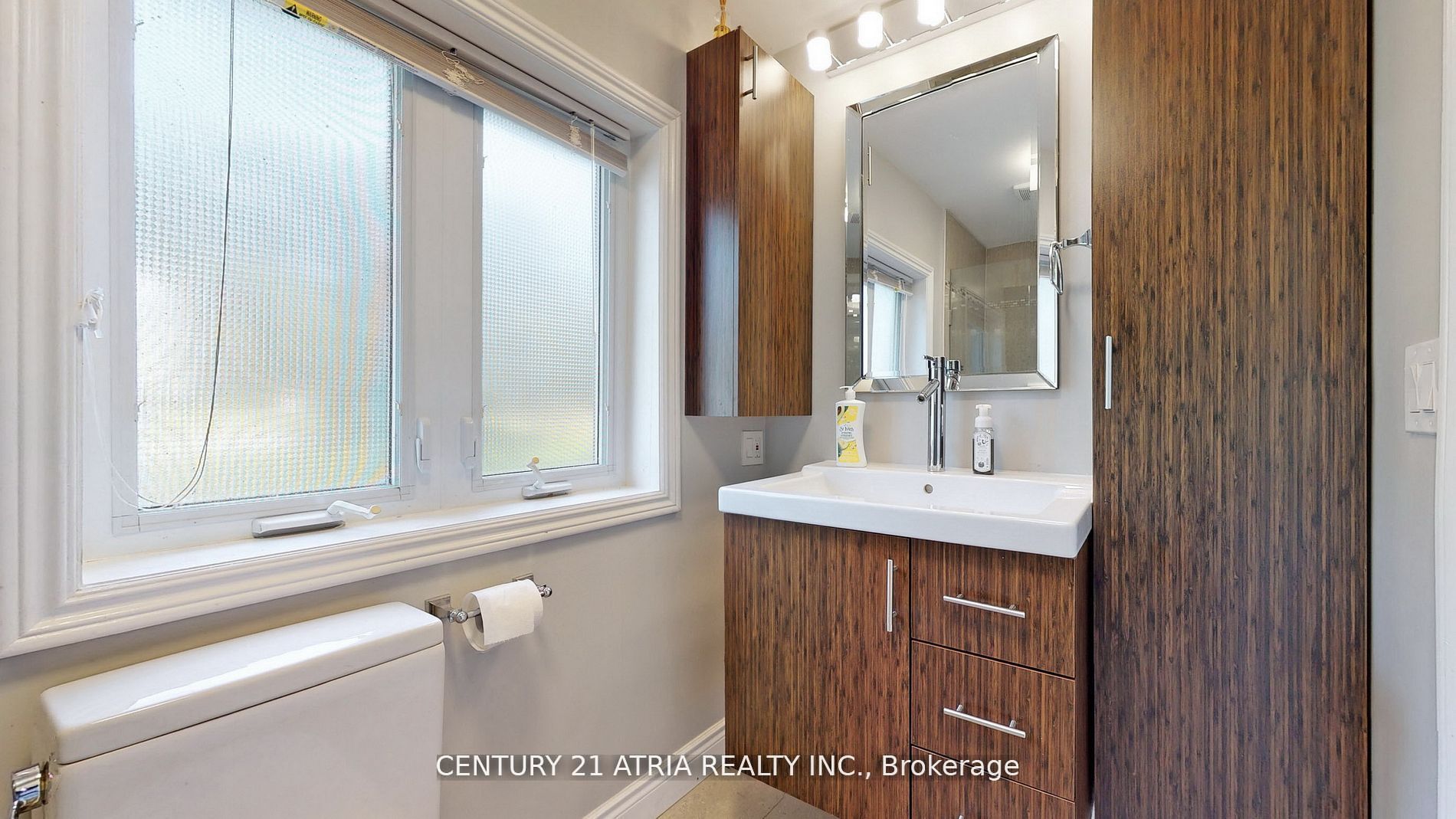 175 Riveredge Drive Property Photo 21