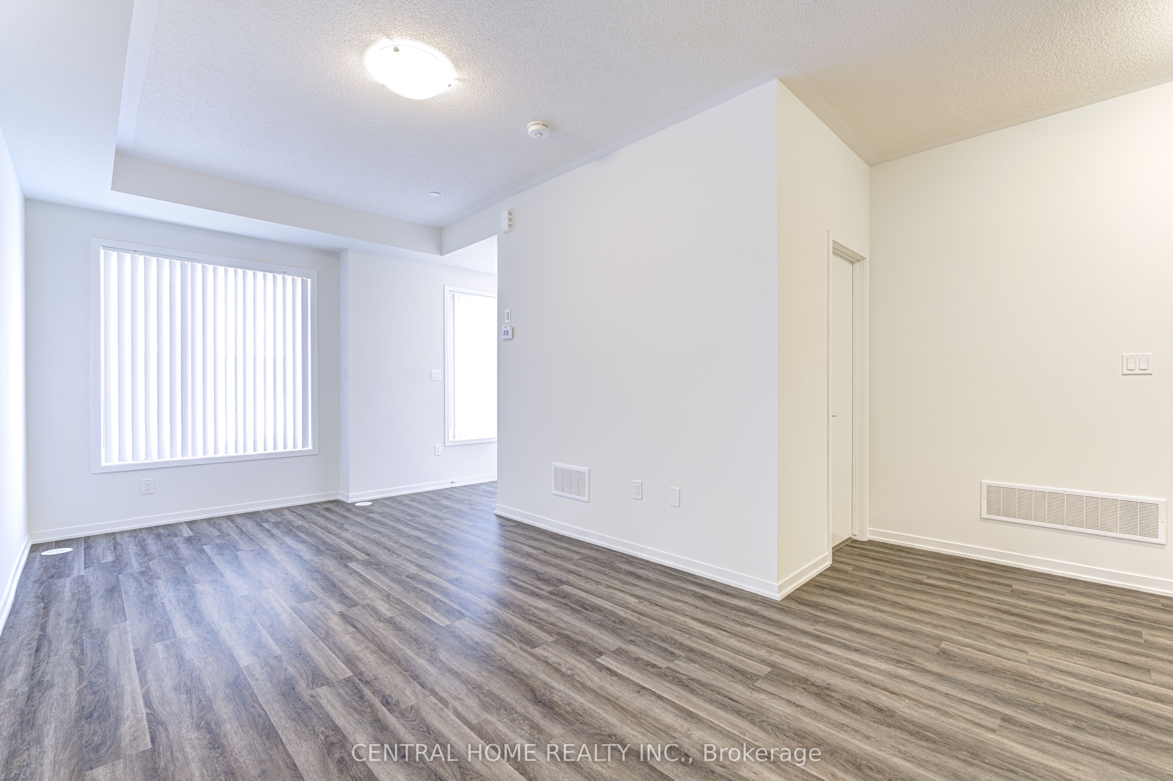 130 Honeycrisp Crescent Th312 Property Photo 6