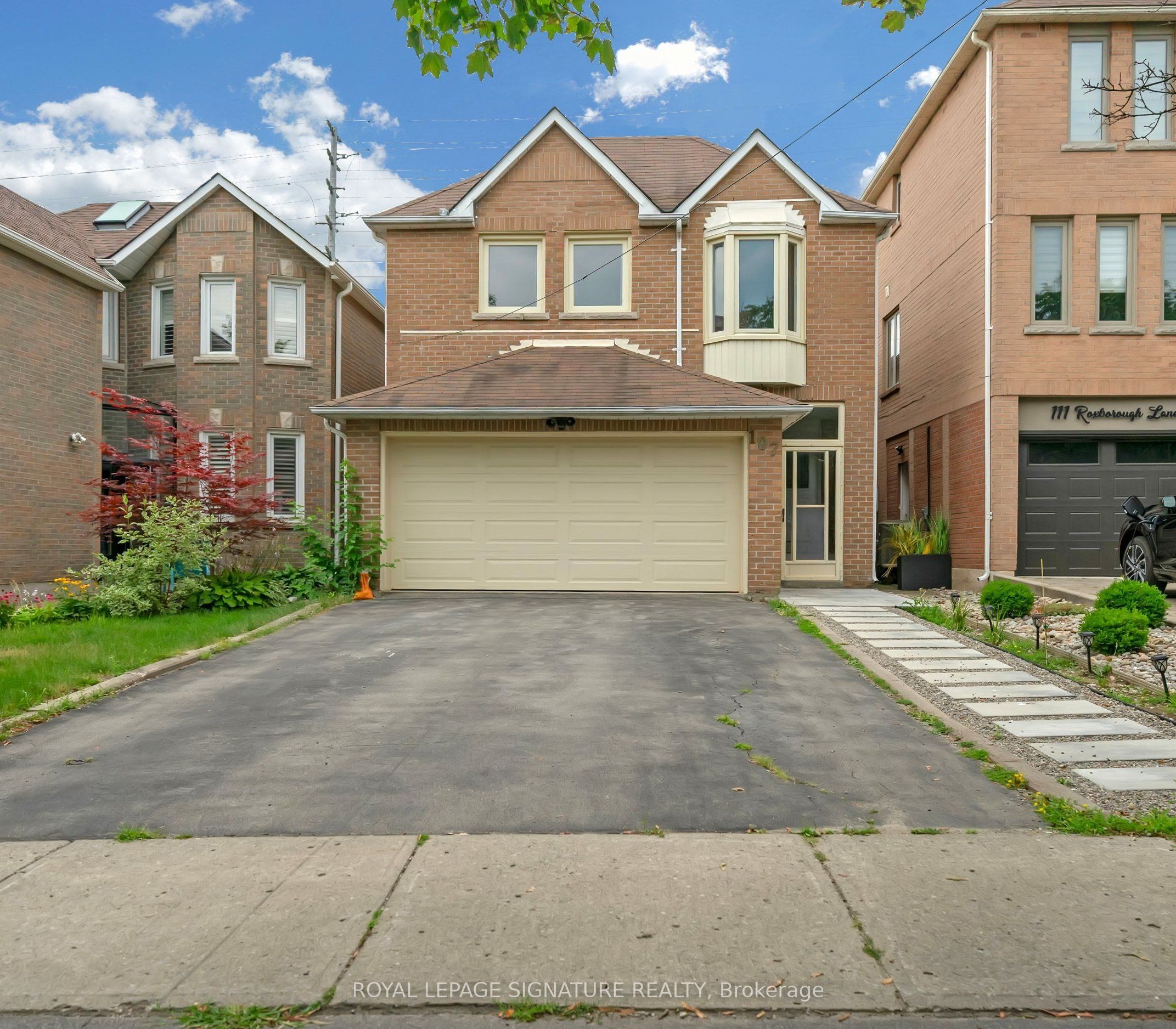 107 Roxborough Lane