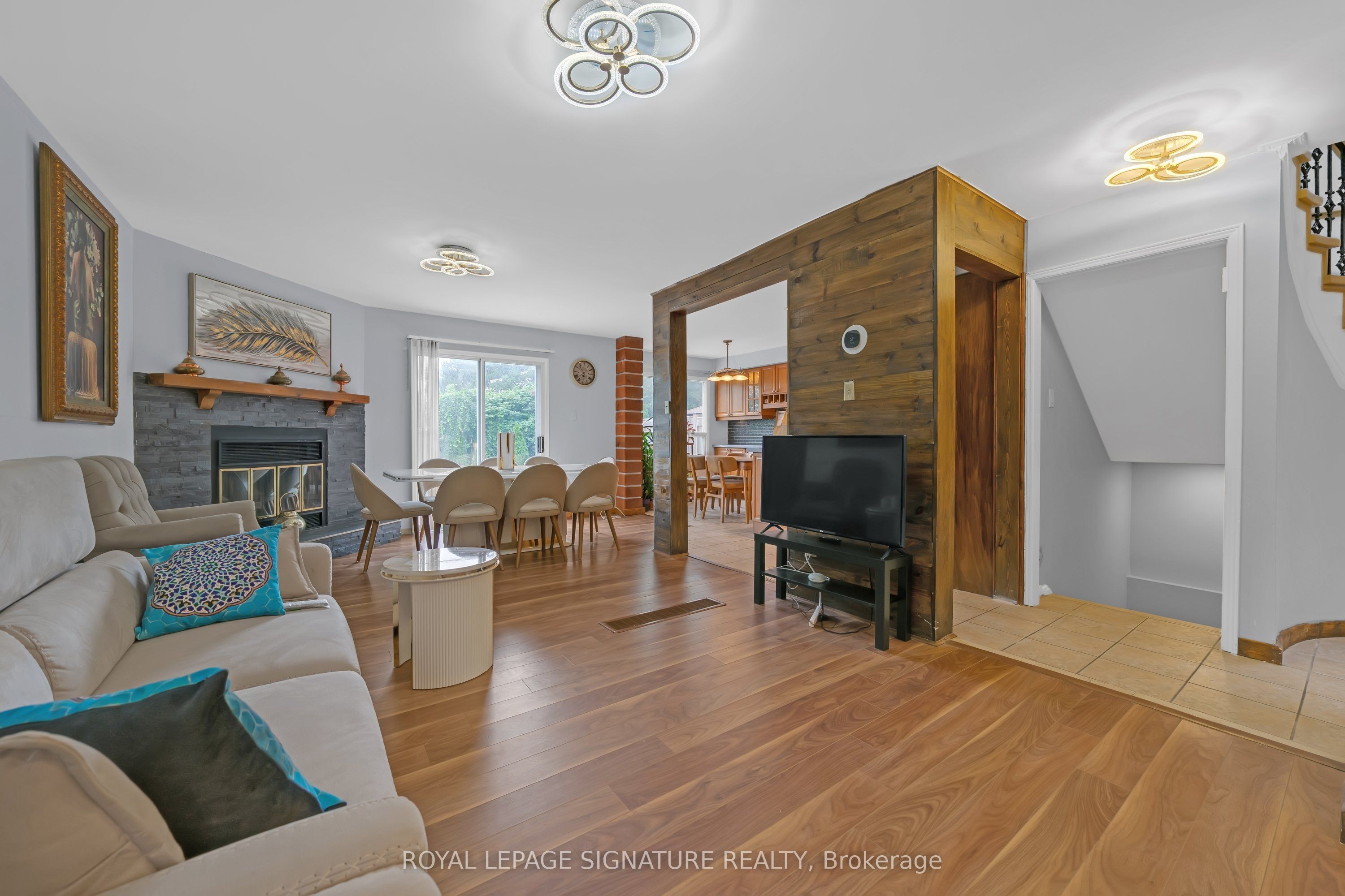 107 Roxborough Lane Property Photo 10
