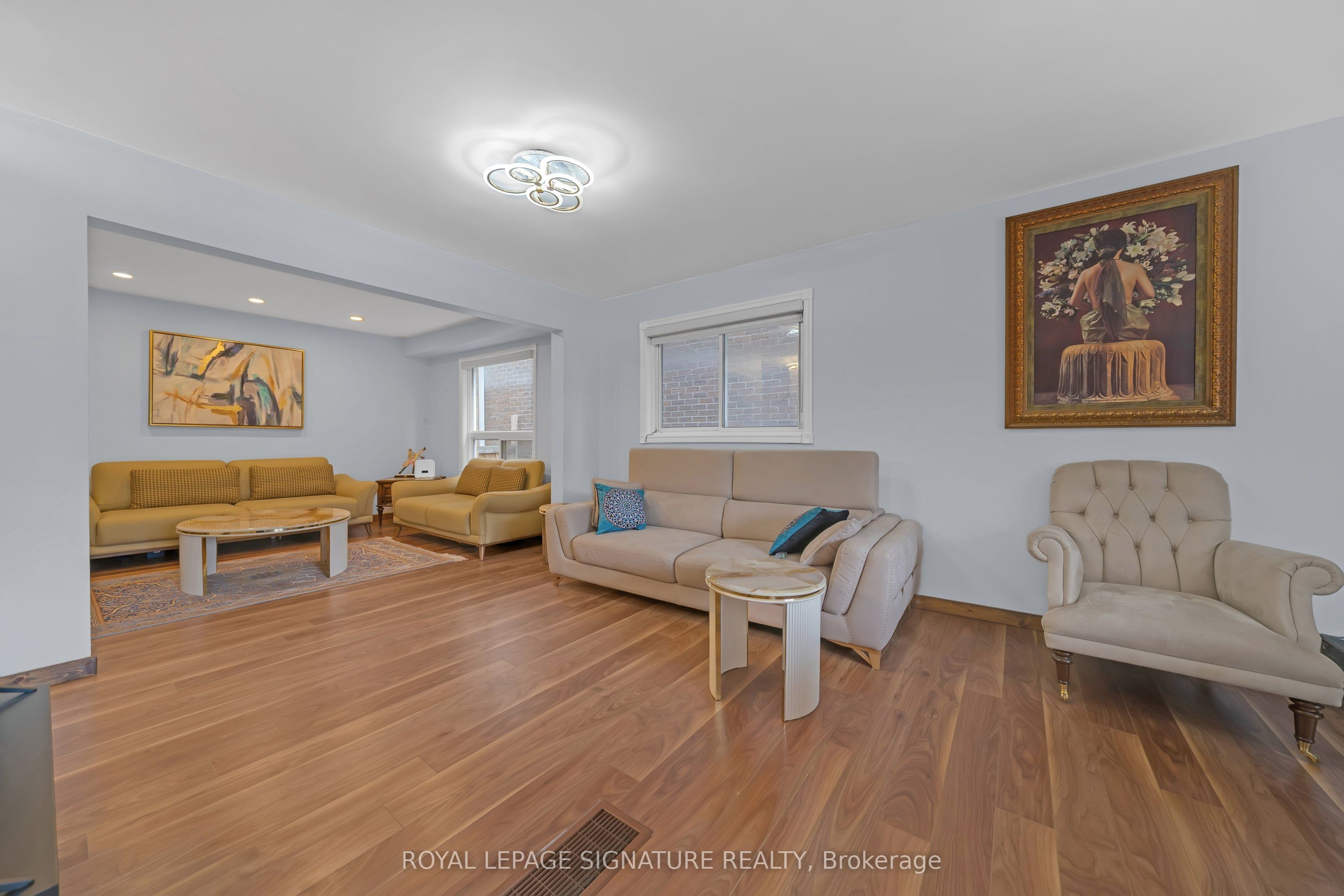 107 Roxborough Lane Property Photo 11