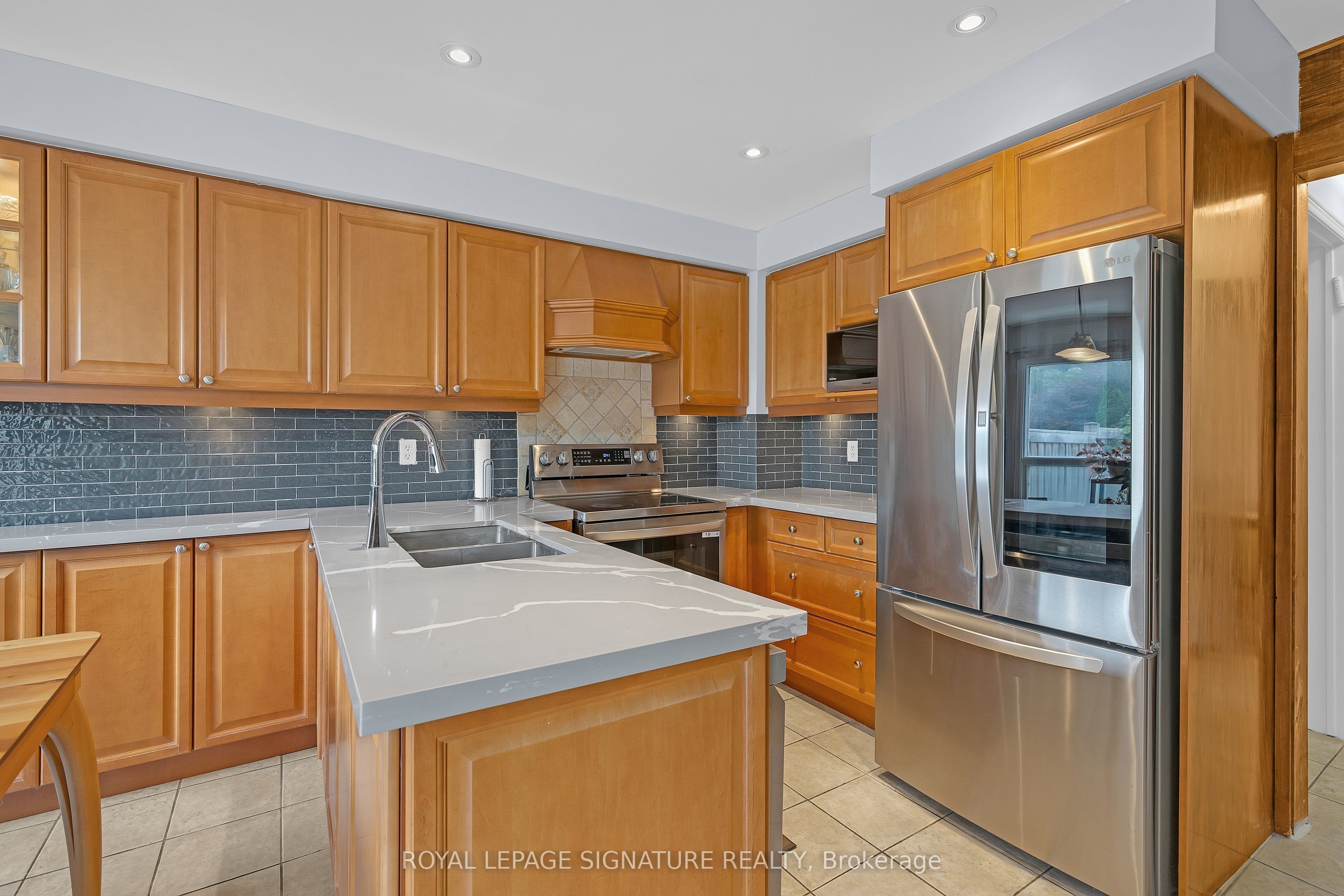 107 Roxborough Lane Property Photo 15