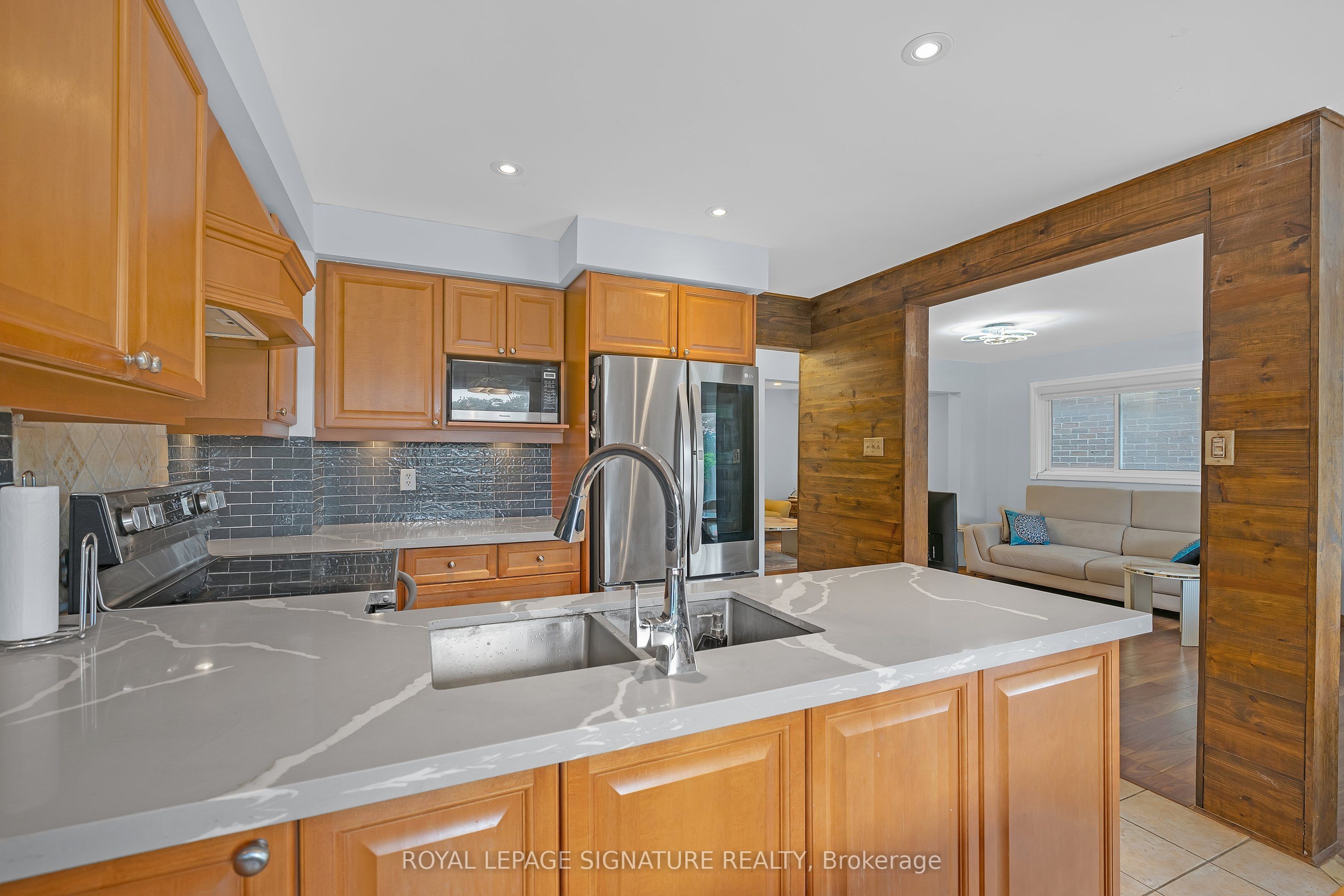 107 Roxborough Lane Property Photo 17