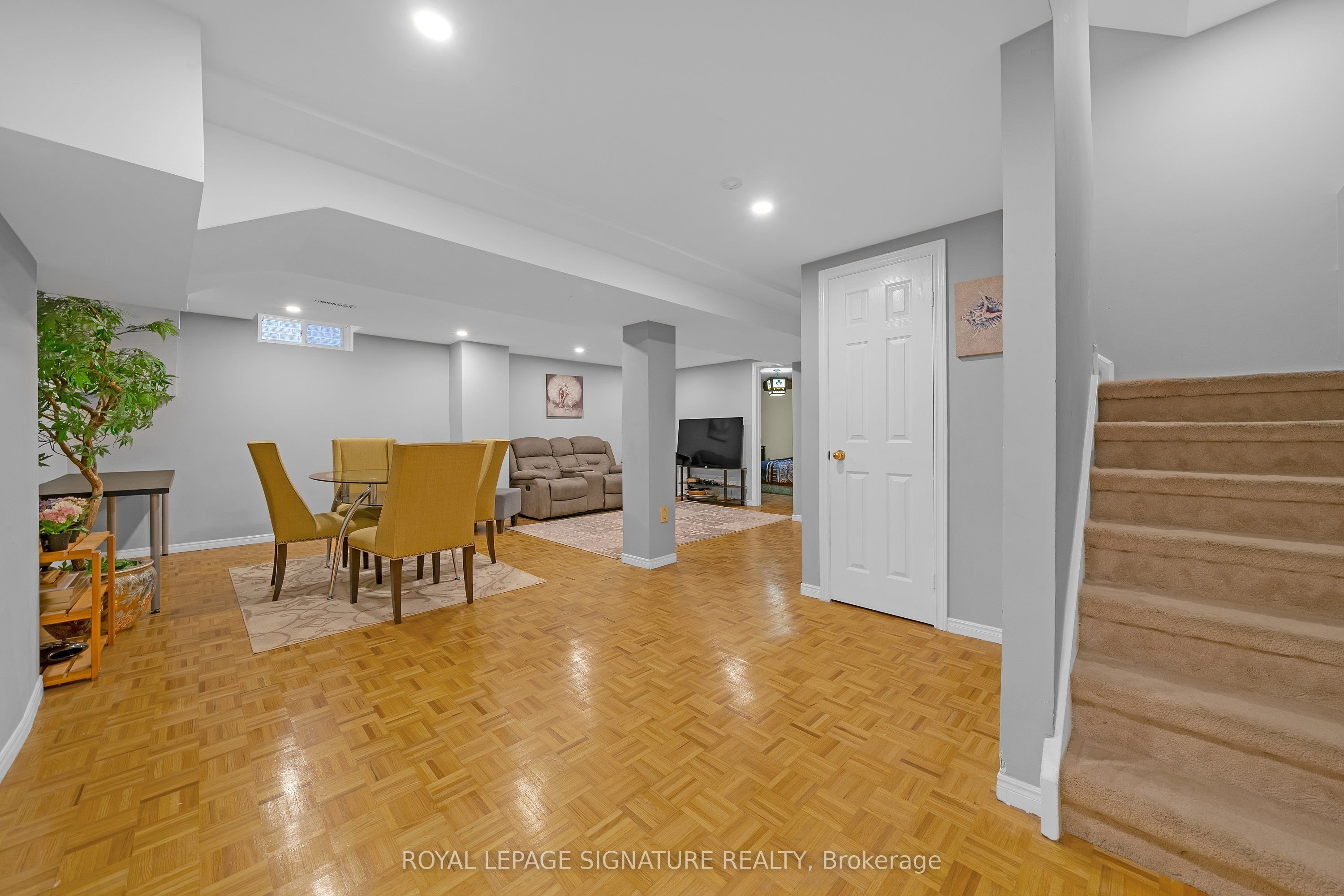 107 Roxborough Lane Property Photo 33