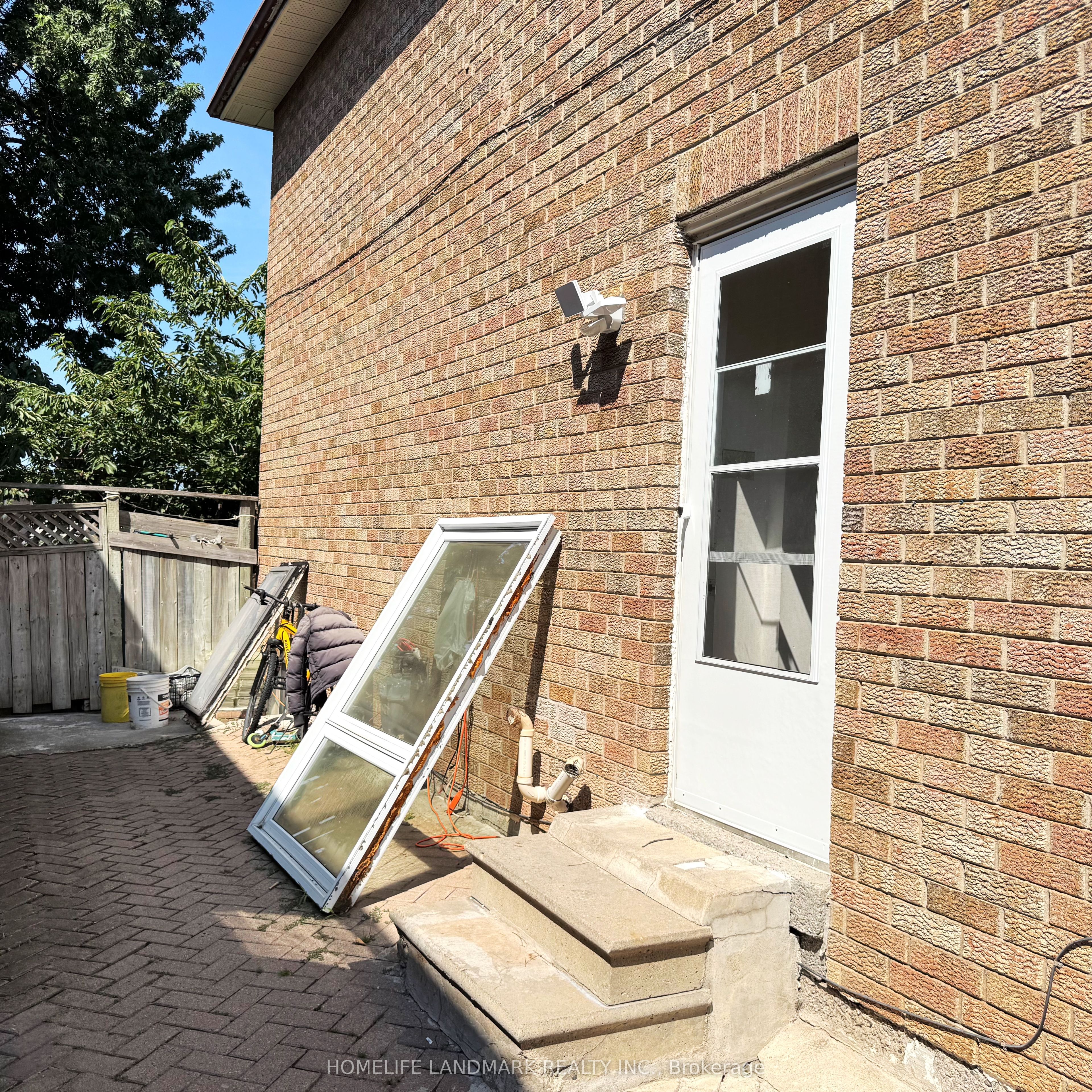 70 Aldergrove Drive (bsmt) Property Photo 10