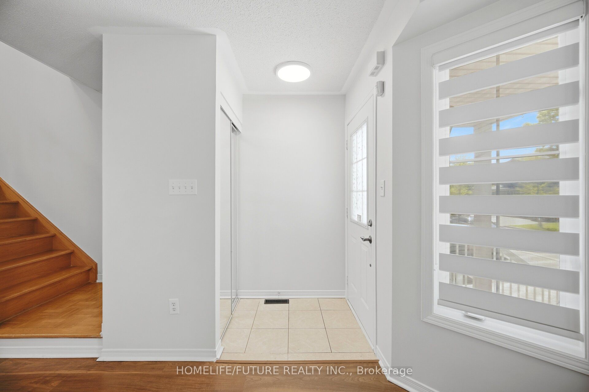 32 Laurelhurst Crescent Property Photo 3
