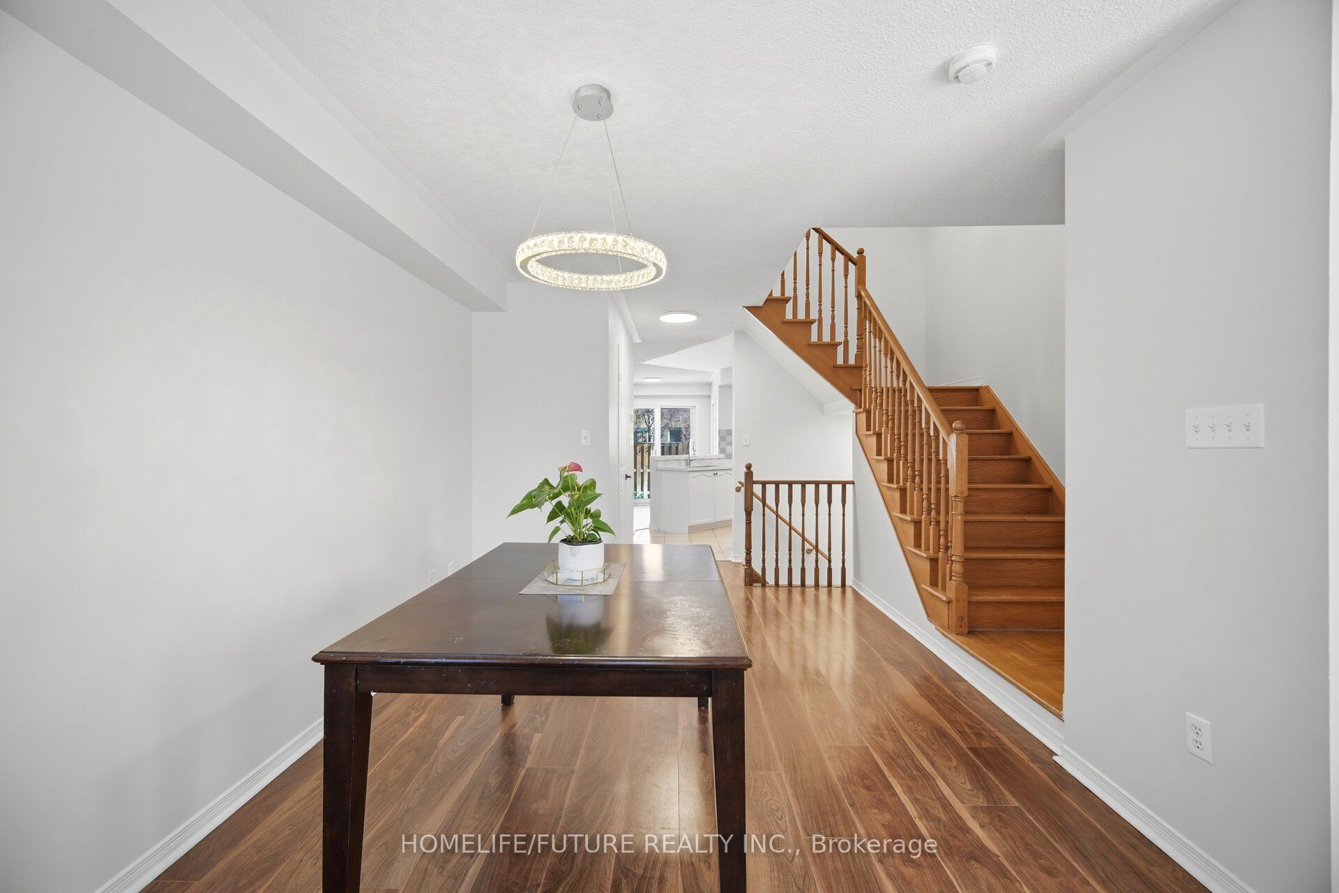 32 Laurelhurst Crescent Property Photo 7