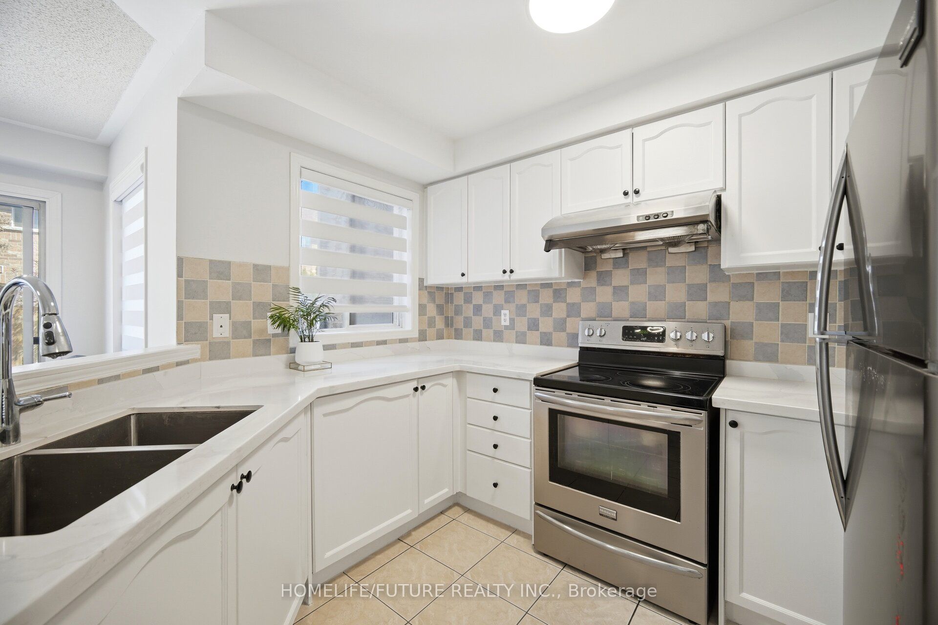 32 Laurelhurst Crescent Property Photo 8