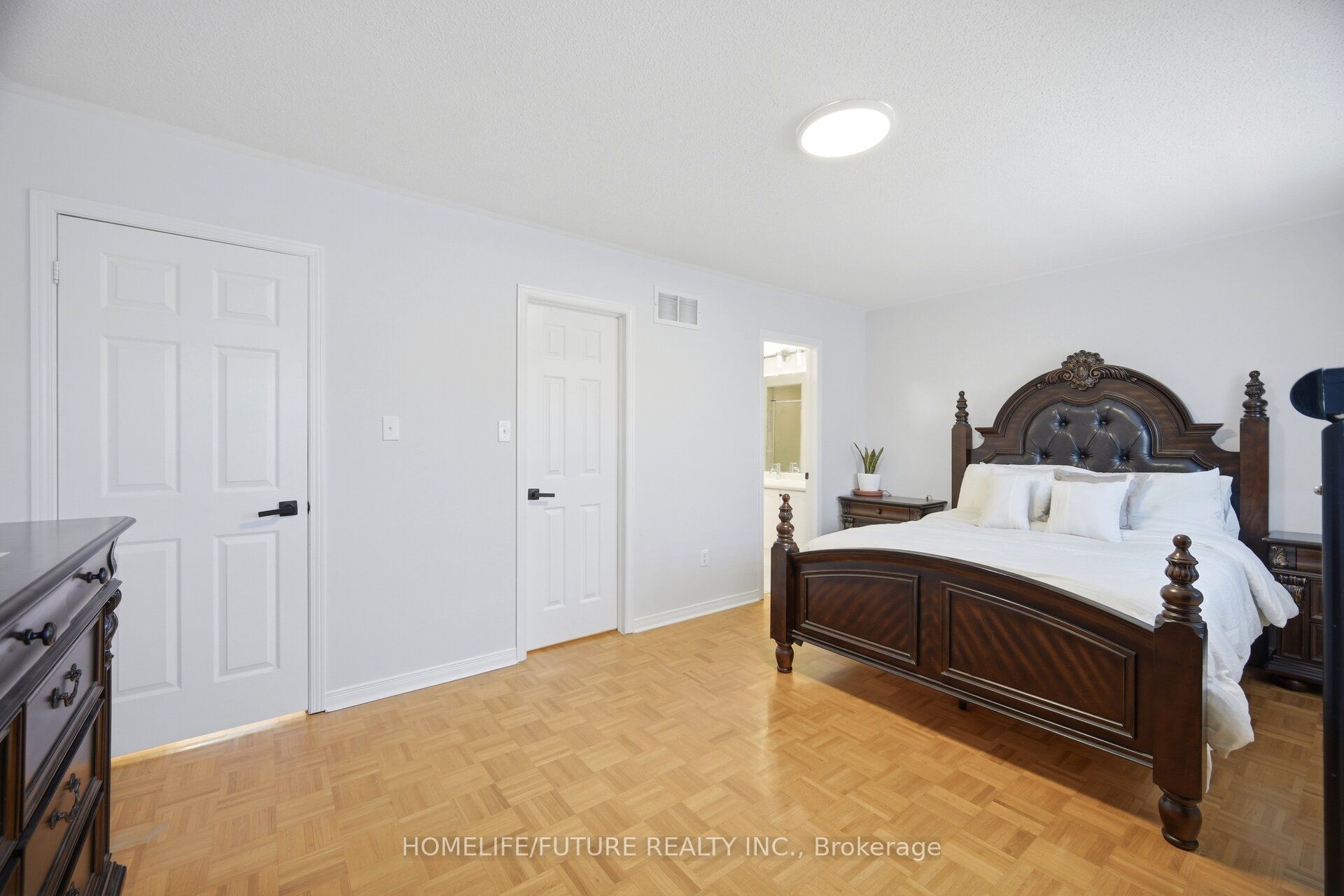 32 Laurelhurst Crescent Property Photo 18