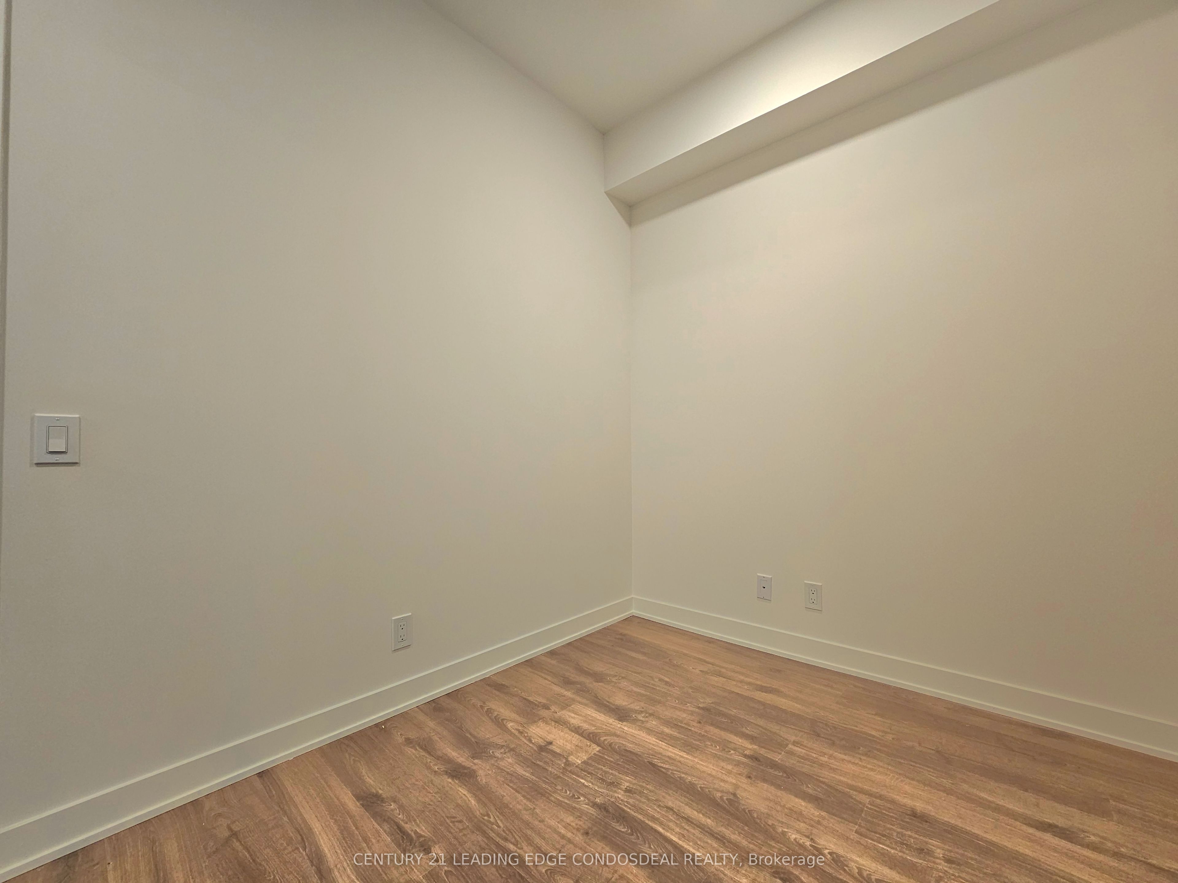30 Upper Mall Way 419 Property Photo 10