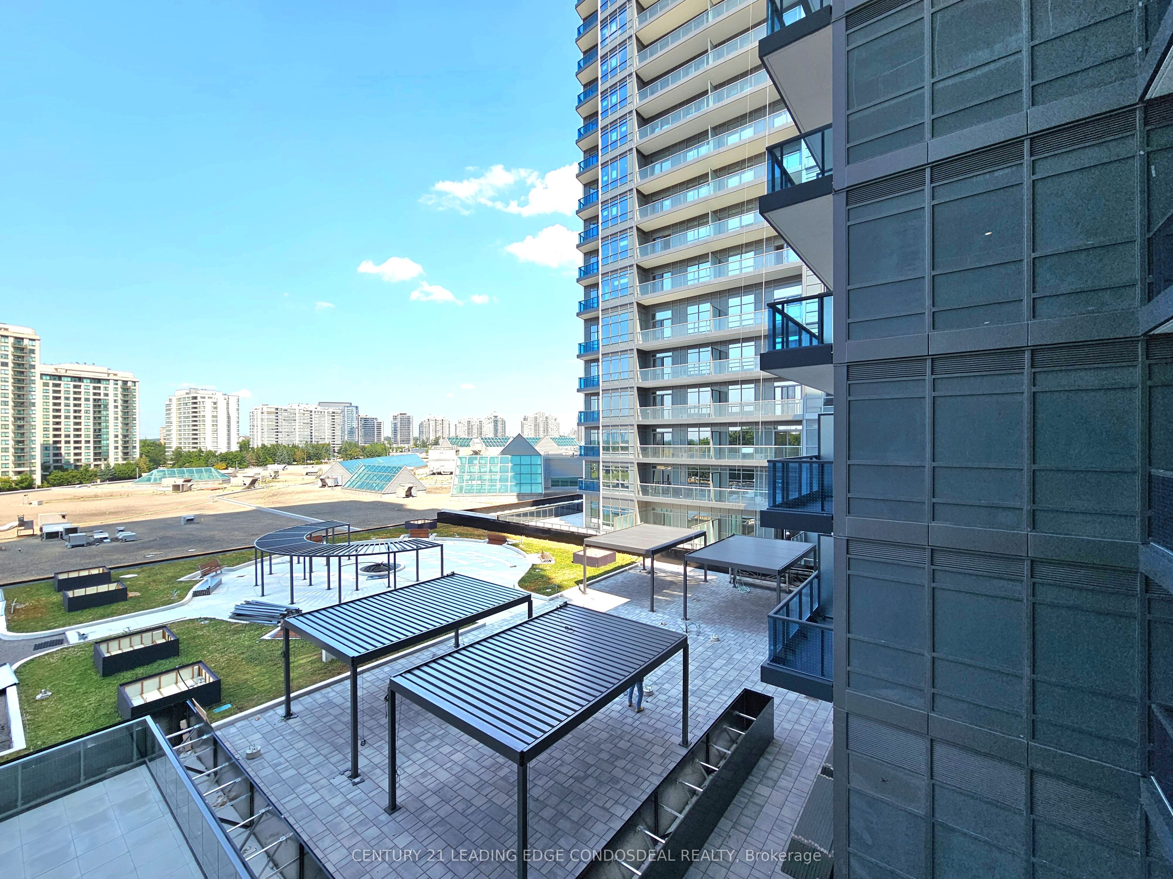 30 Upper Mall Way 419 Property Photo 13