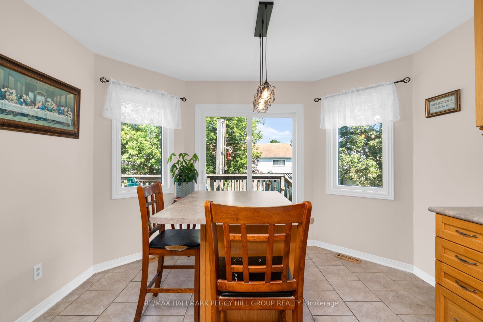31 Edenbridge Drive Property Photo 4
