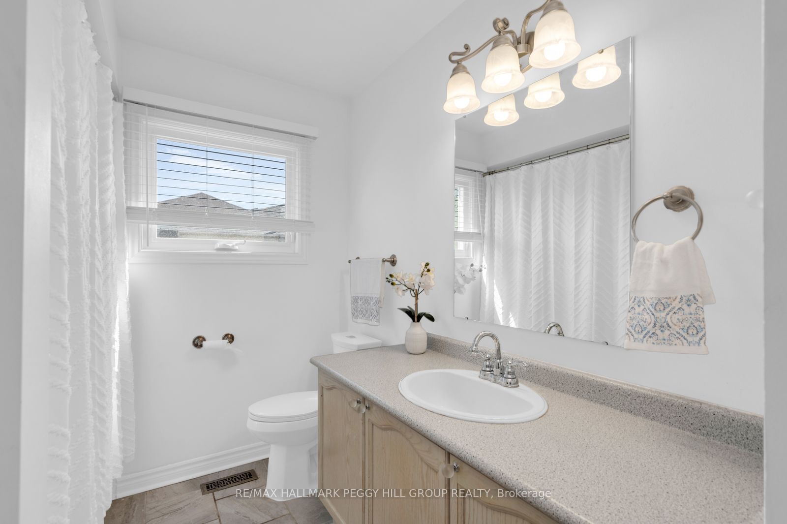 31 Edenbridge Drive Property Photo 11