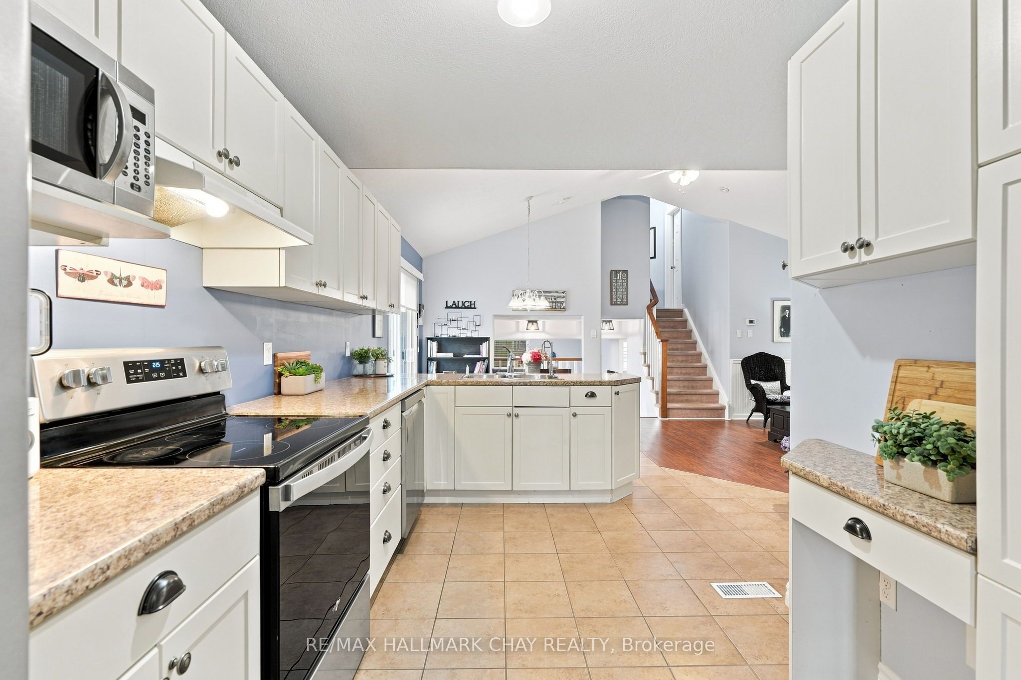 23 Banting Crescent Property Photo 6