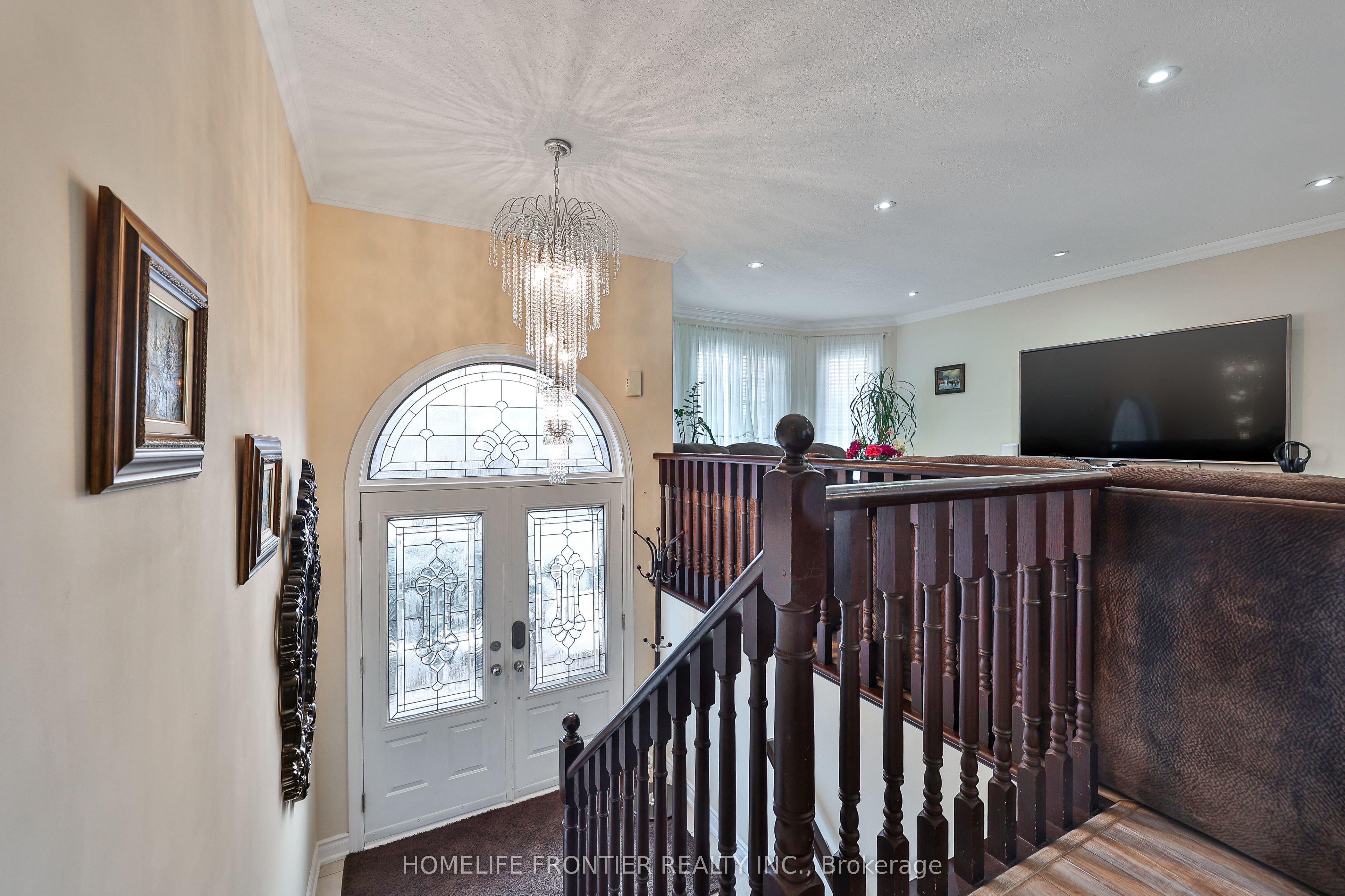 30 Saint Avenue Property Photo 5