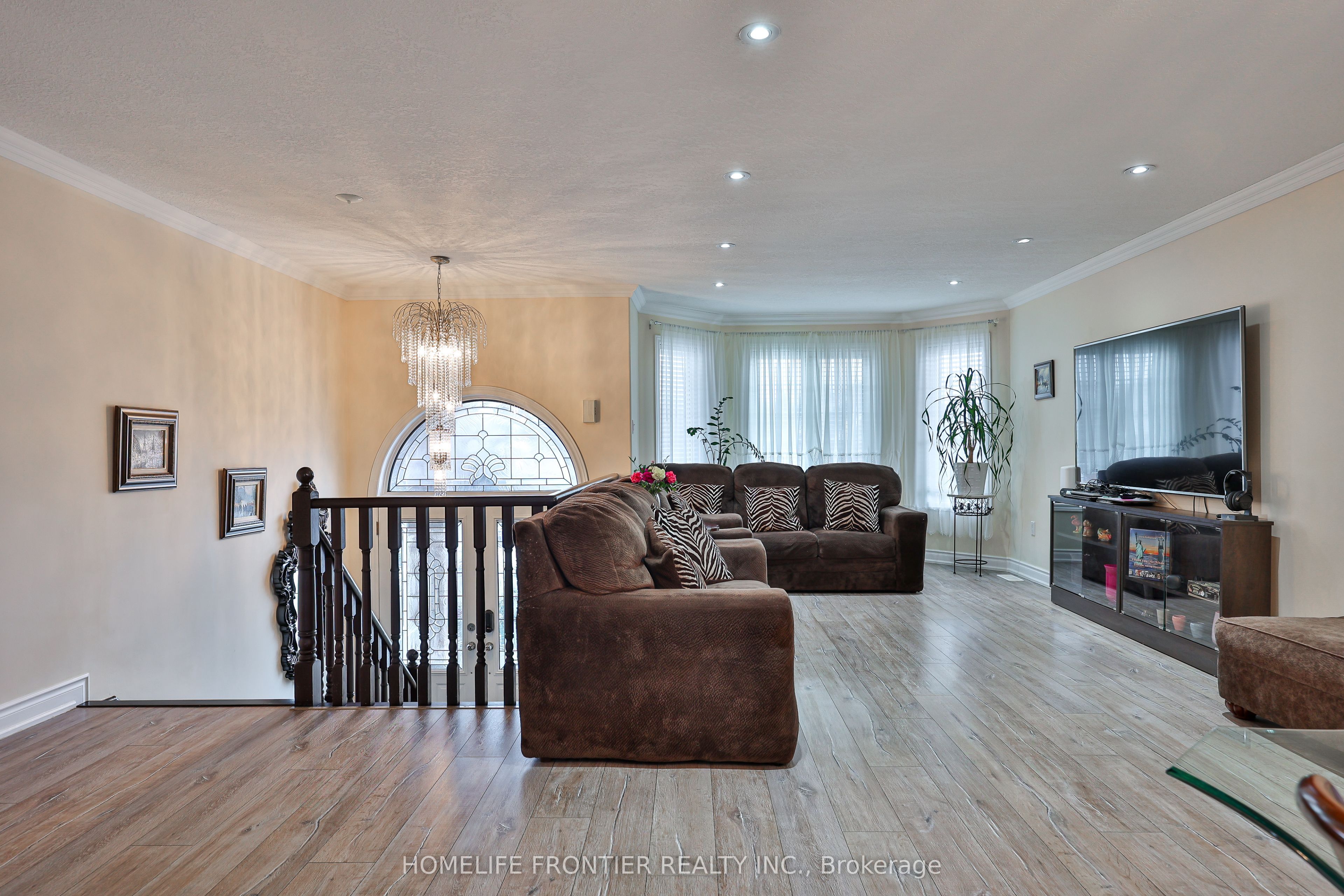 30 Saint Avenue Property Photo 6
