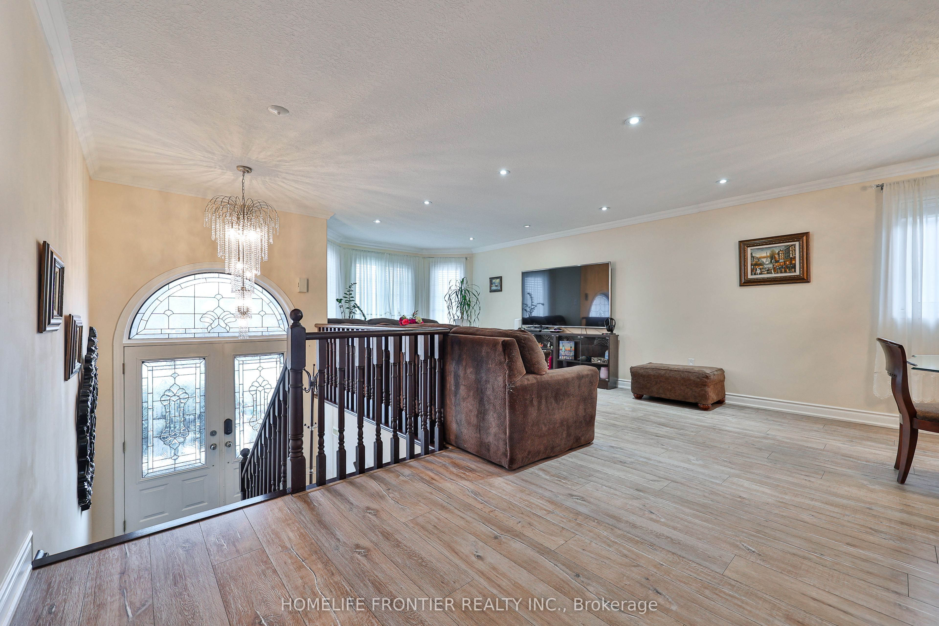 30 Saint Avenue Property Photo 7