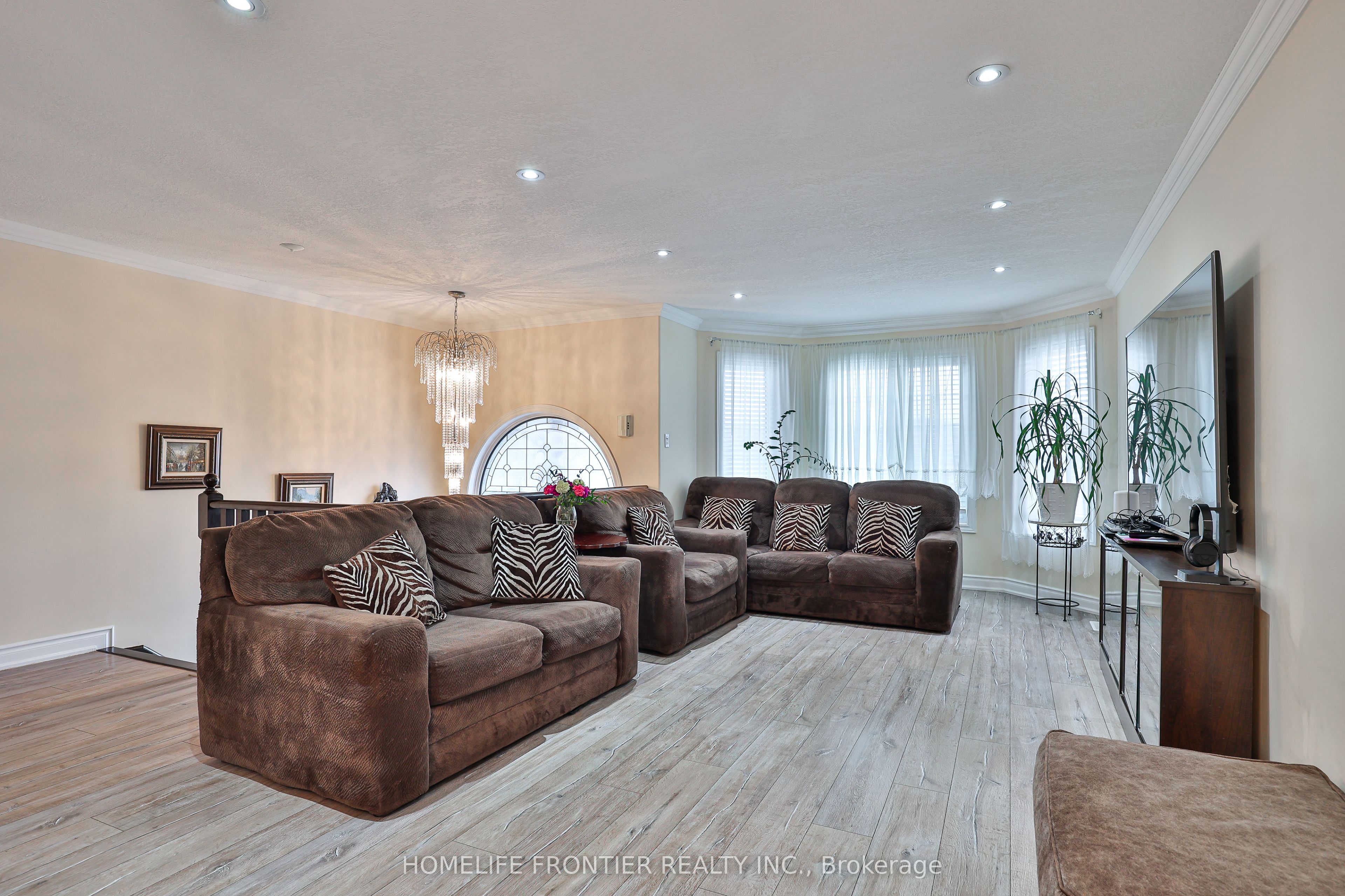 30 Saint Avenue Property Photo 8