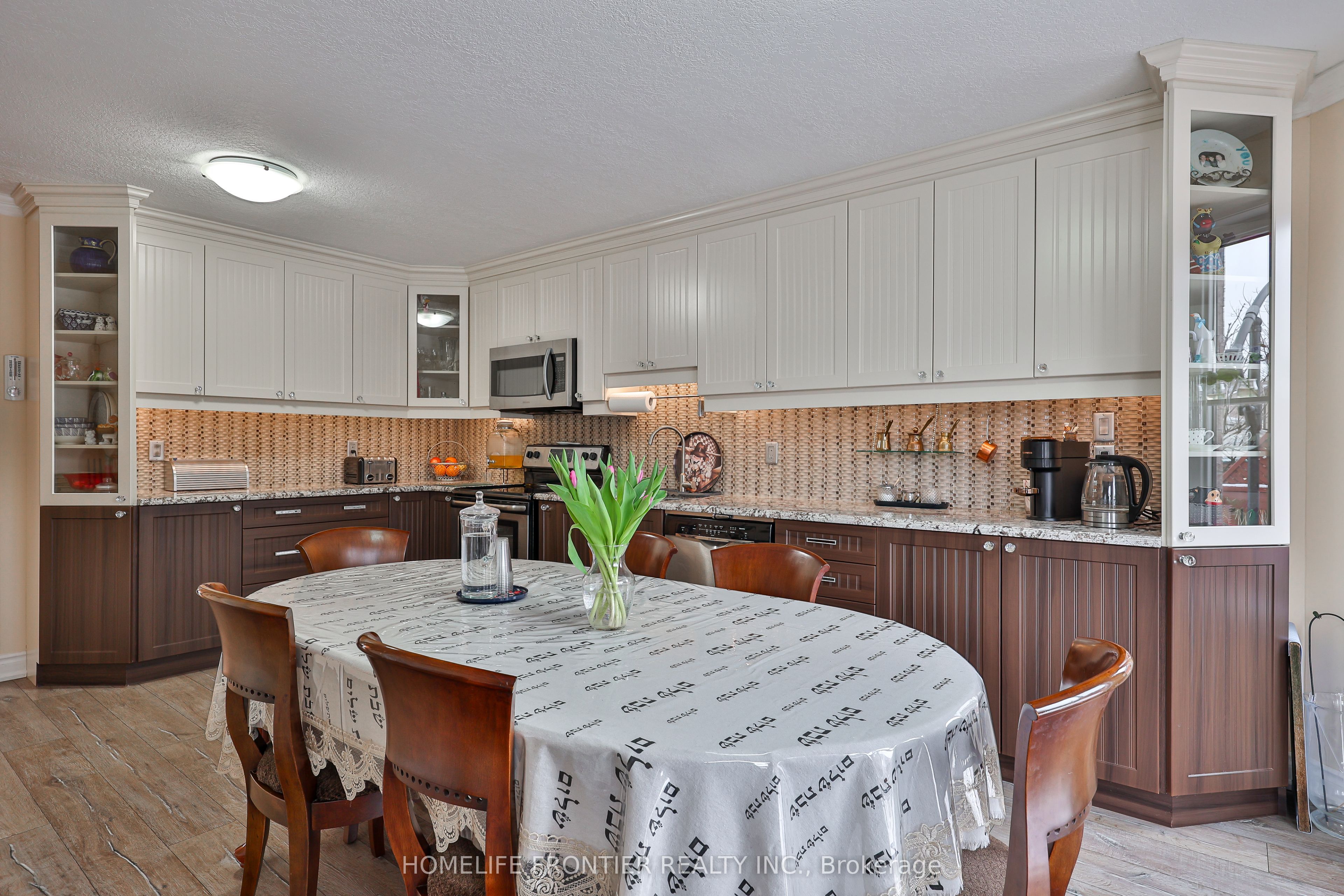 30 Saint Avenue Property Photo 11