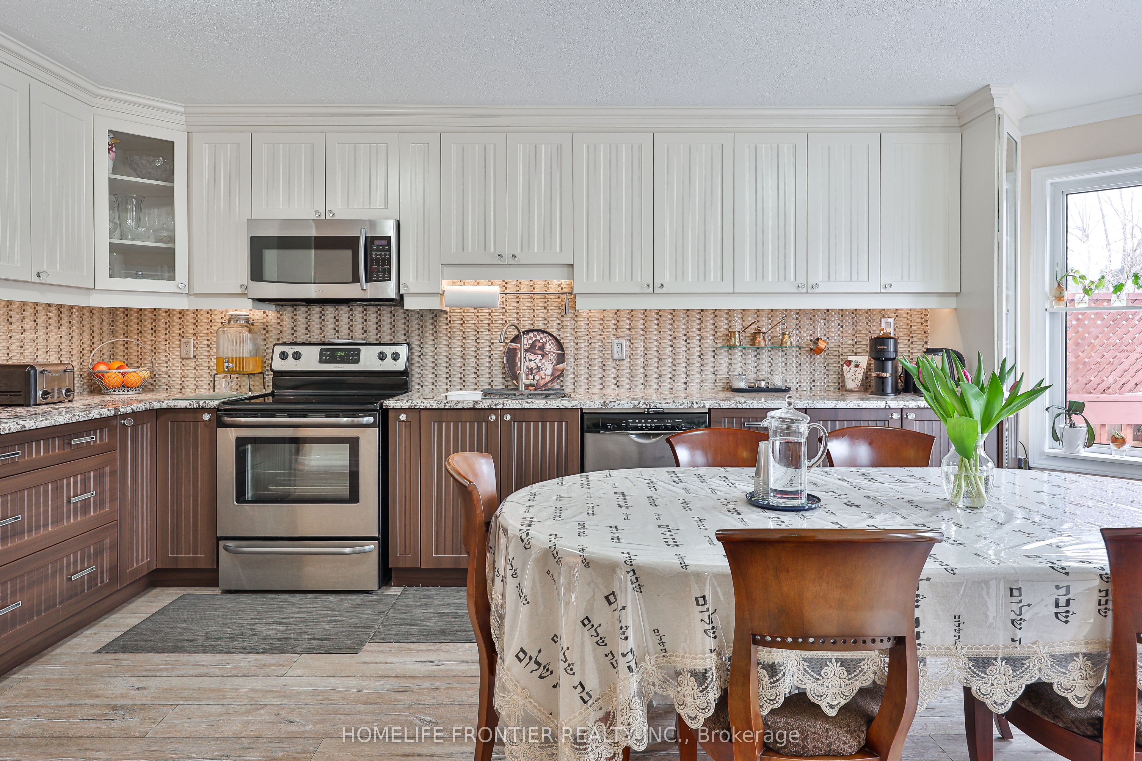 30 Saint Avenue Property Photo 12