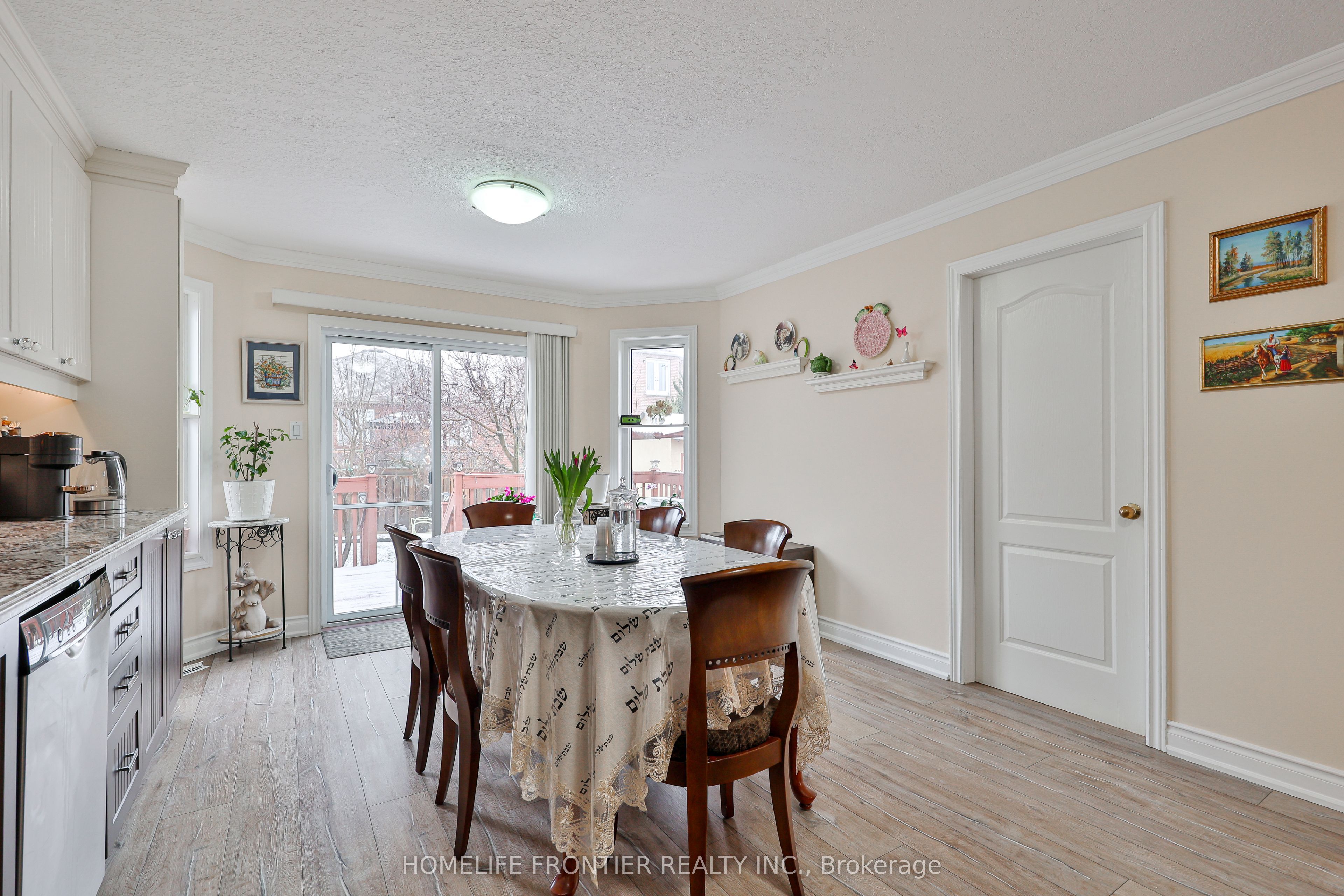 30 Saint Avenue Property Photo 14