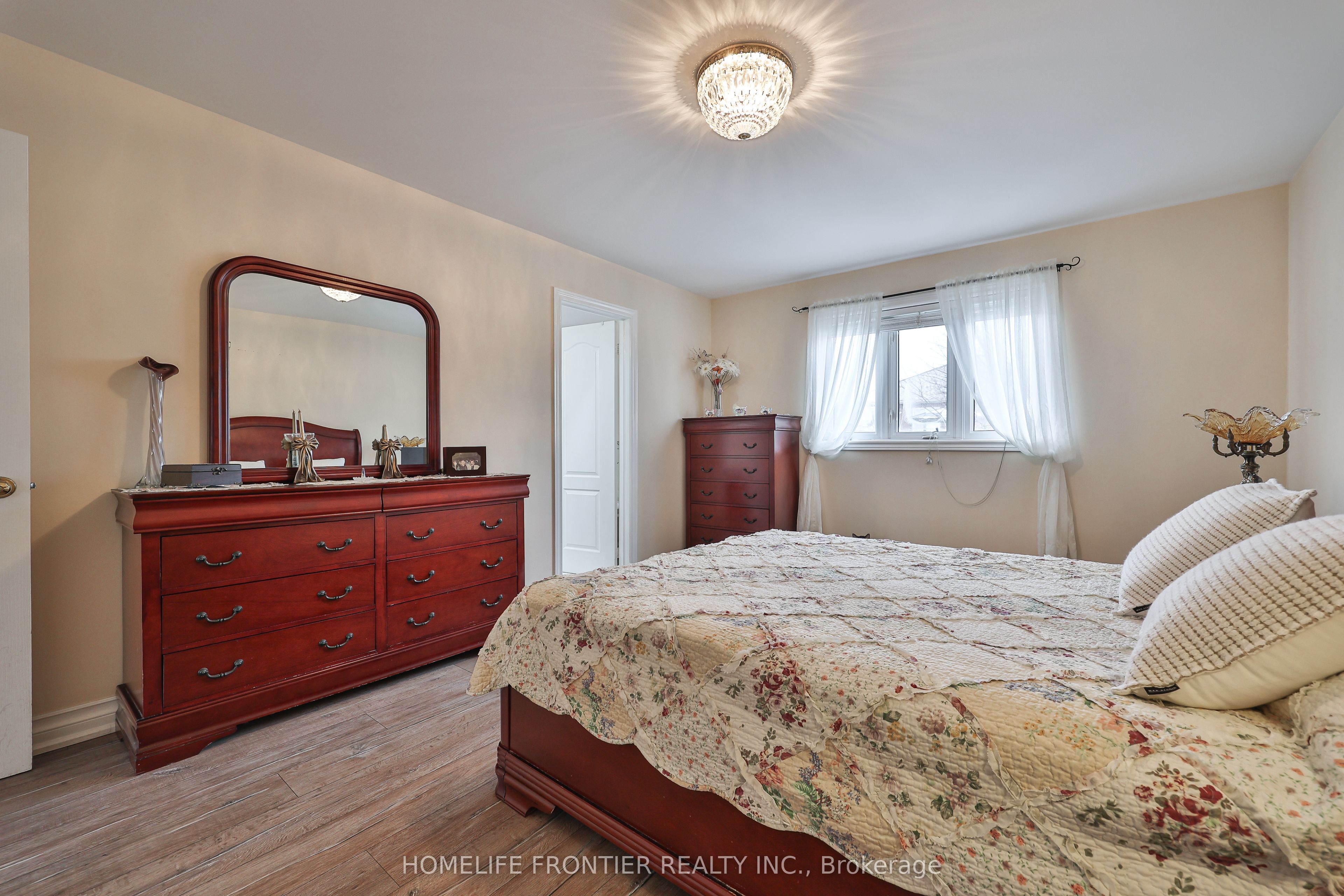 30 Saint Avenue Property Photo 18