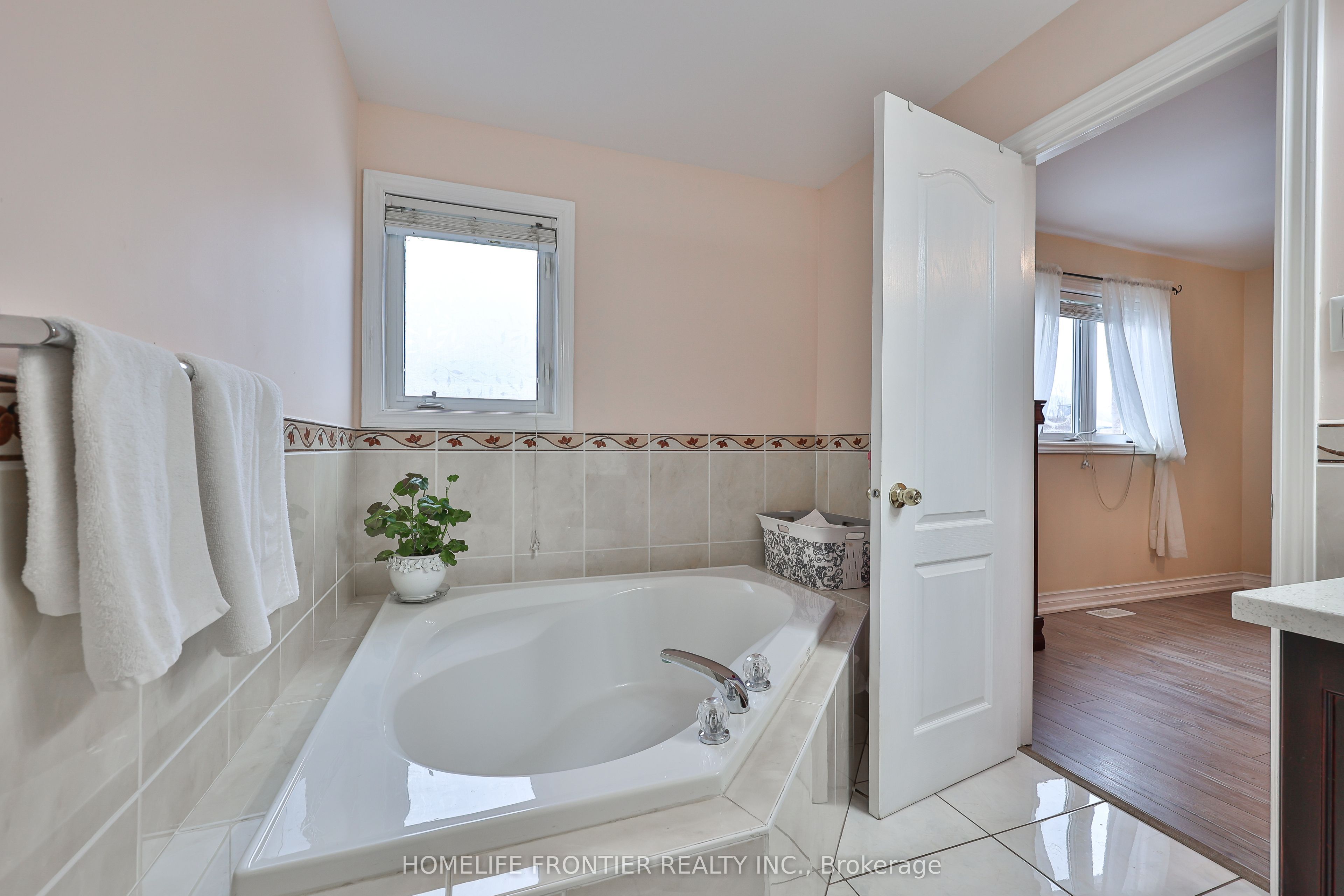 30 Saint Avenue Property Photo 21
