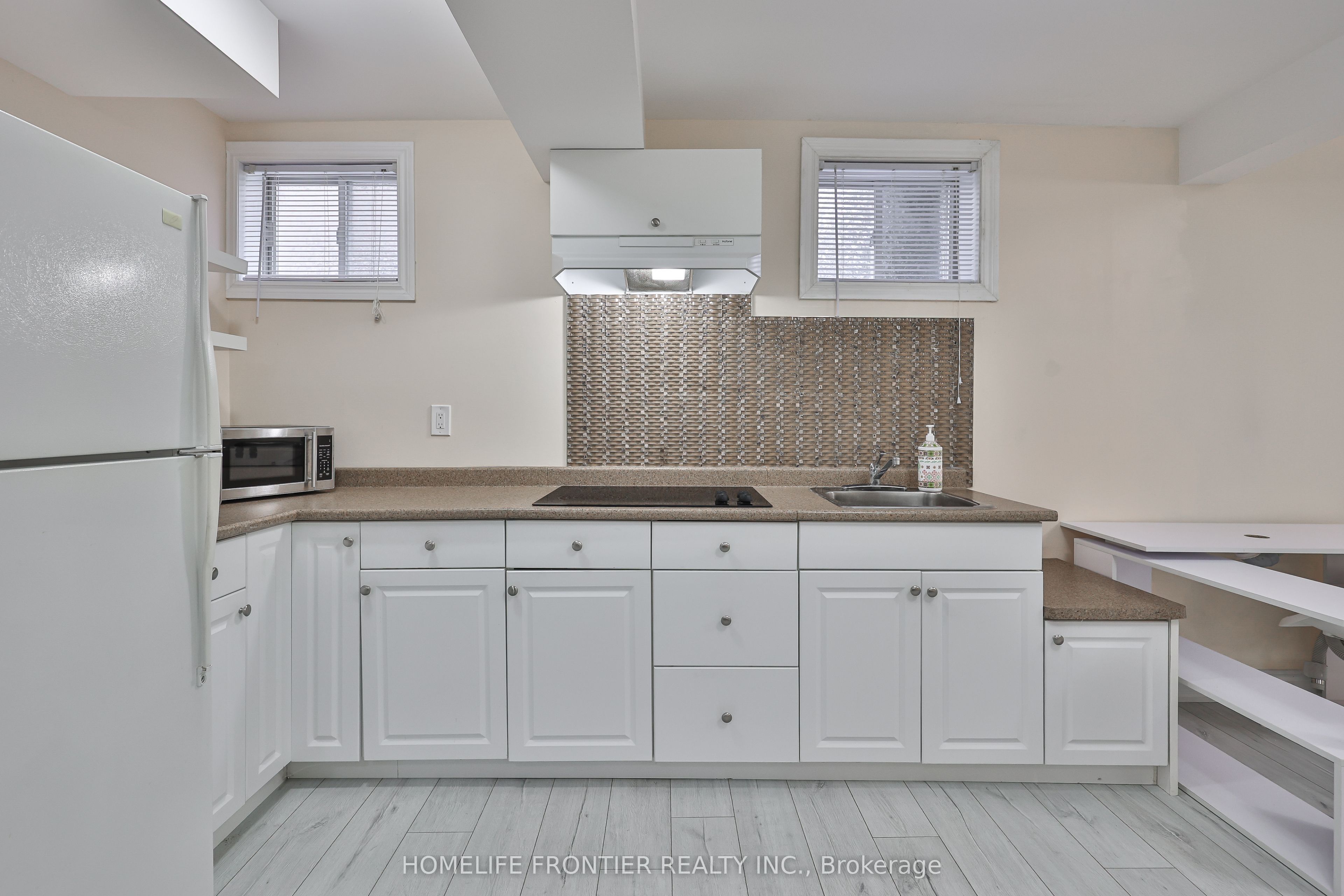 30 Saint Avenue Property Photo 35