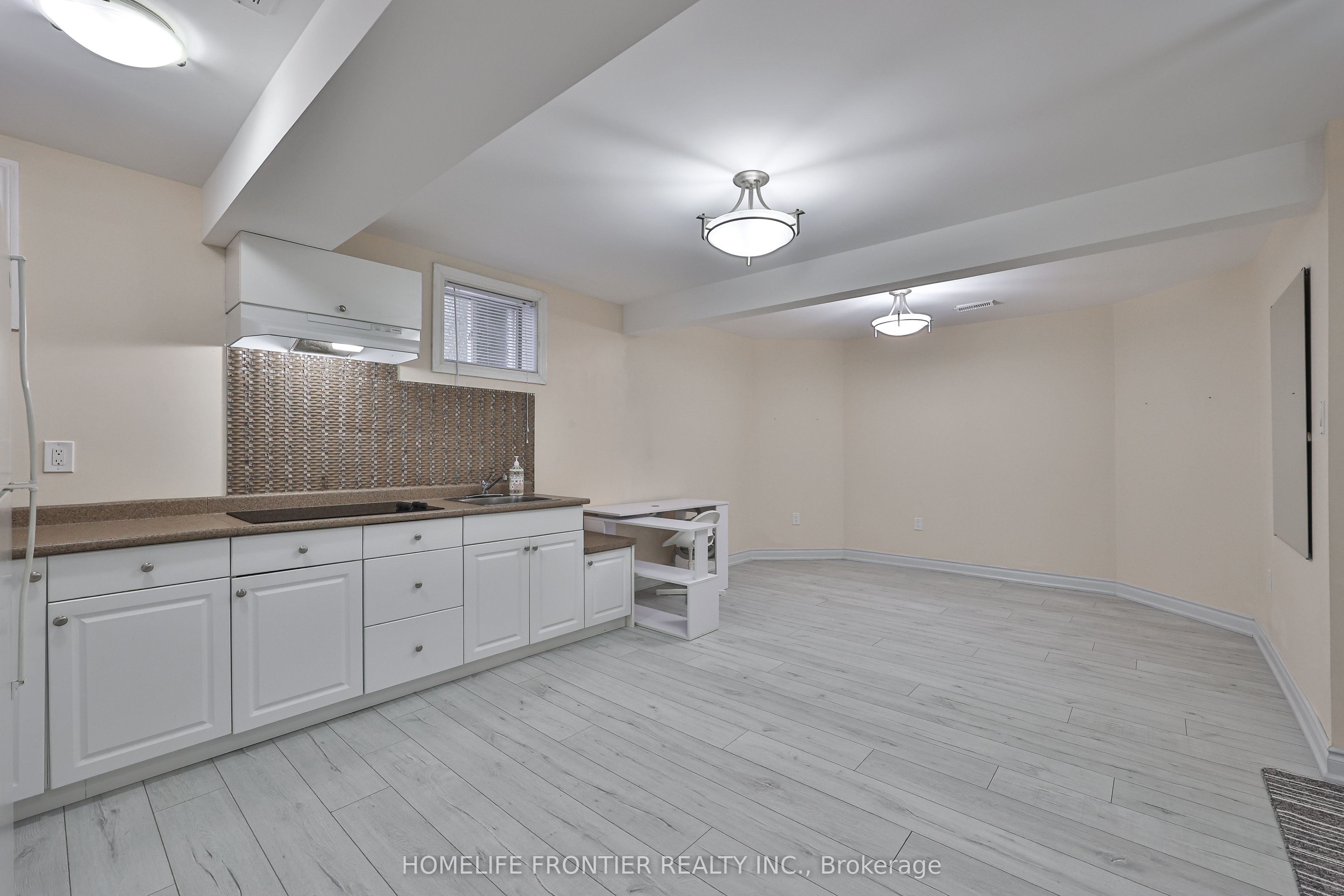 30 Saint Avenue Property Photo 36