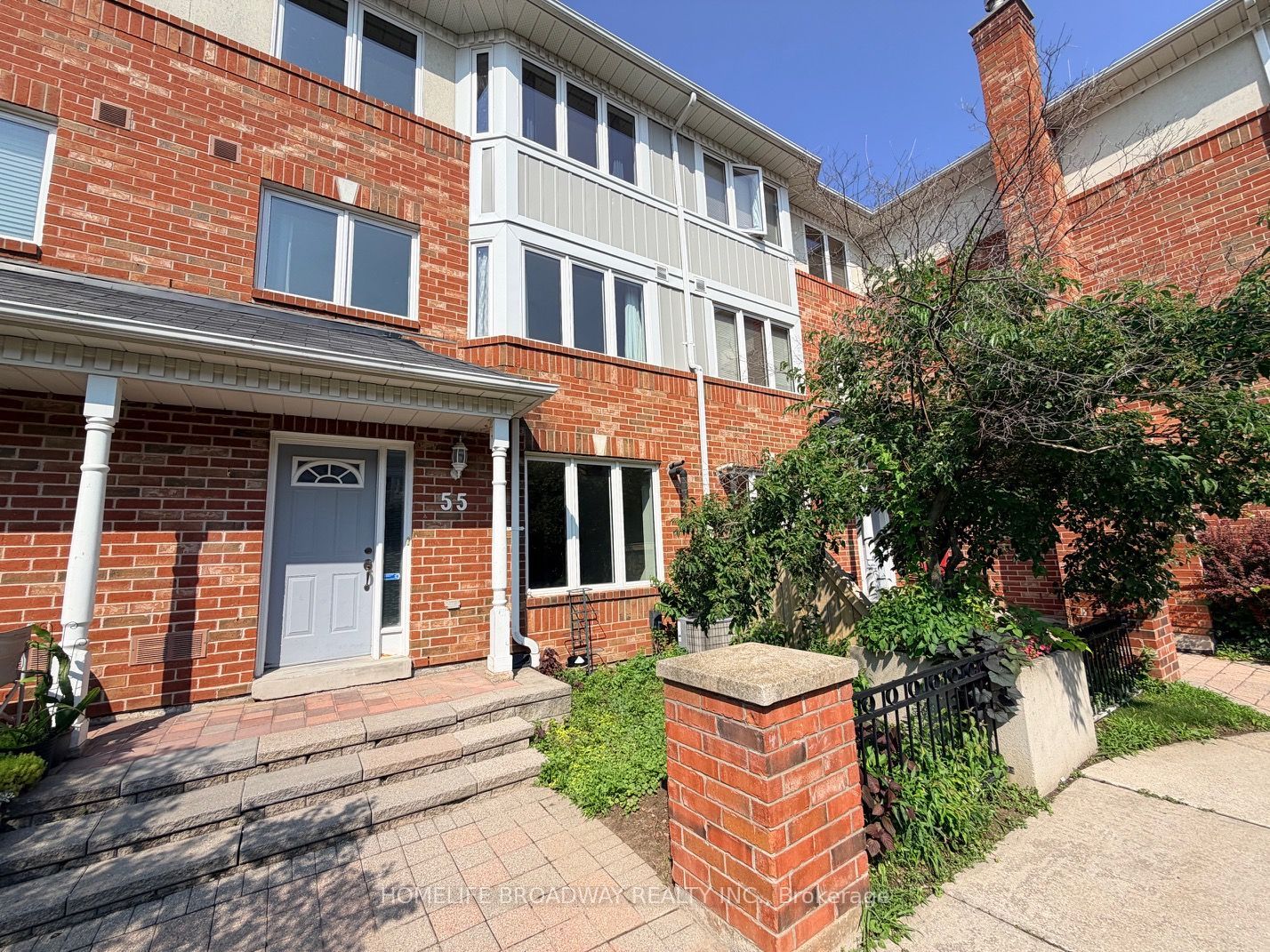 18 Clark Avenue W 55 Property Photo 1