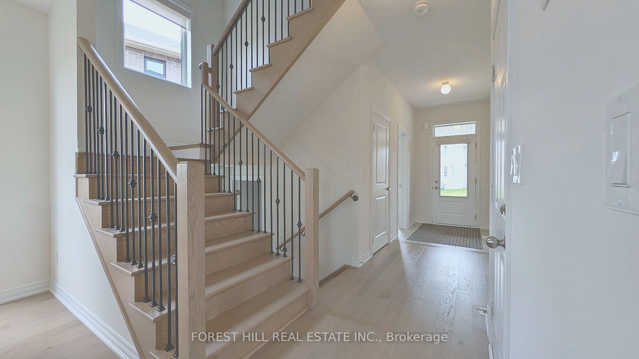 1362 Davis Loop Property Photo 3