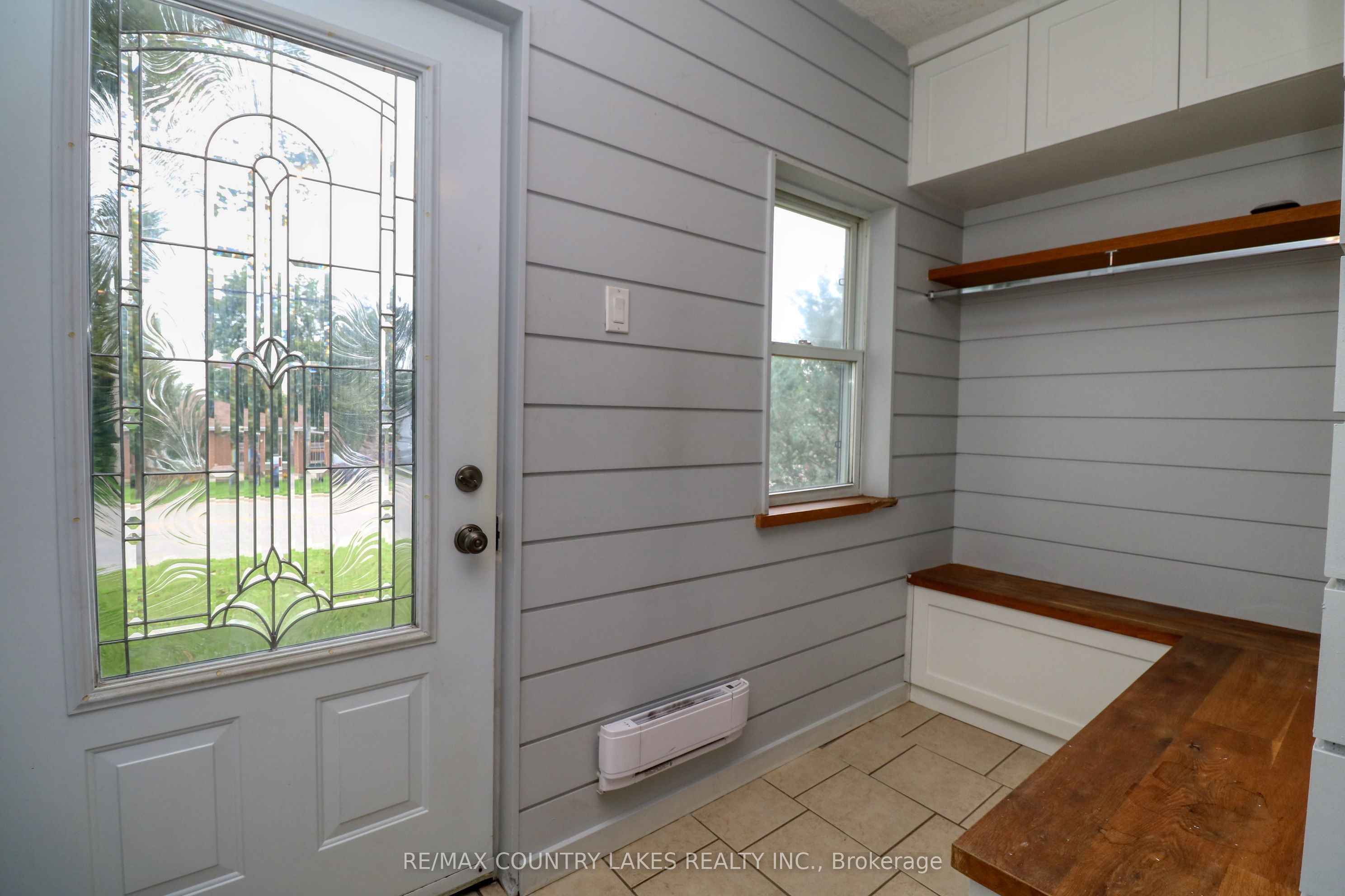 607 Simcoe Street Property Photo 3