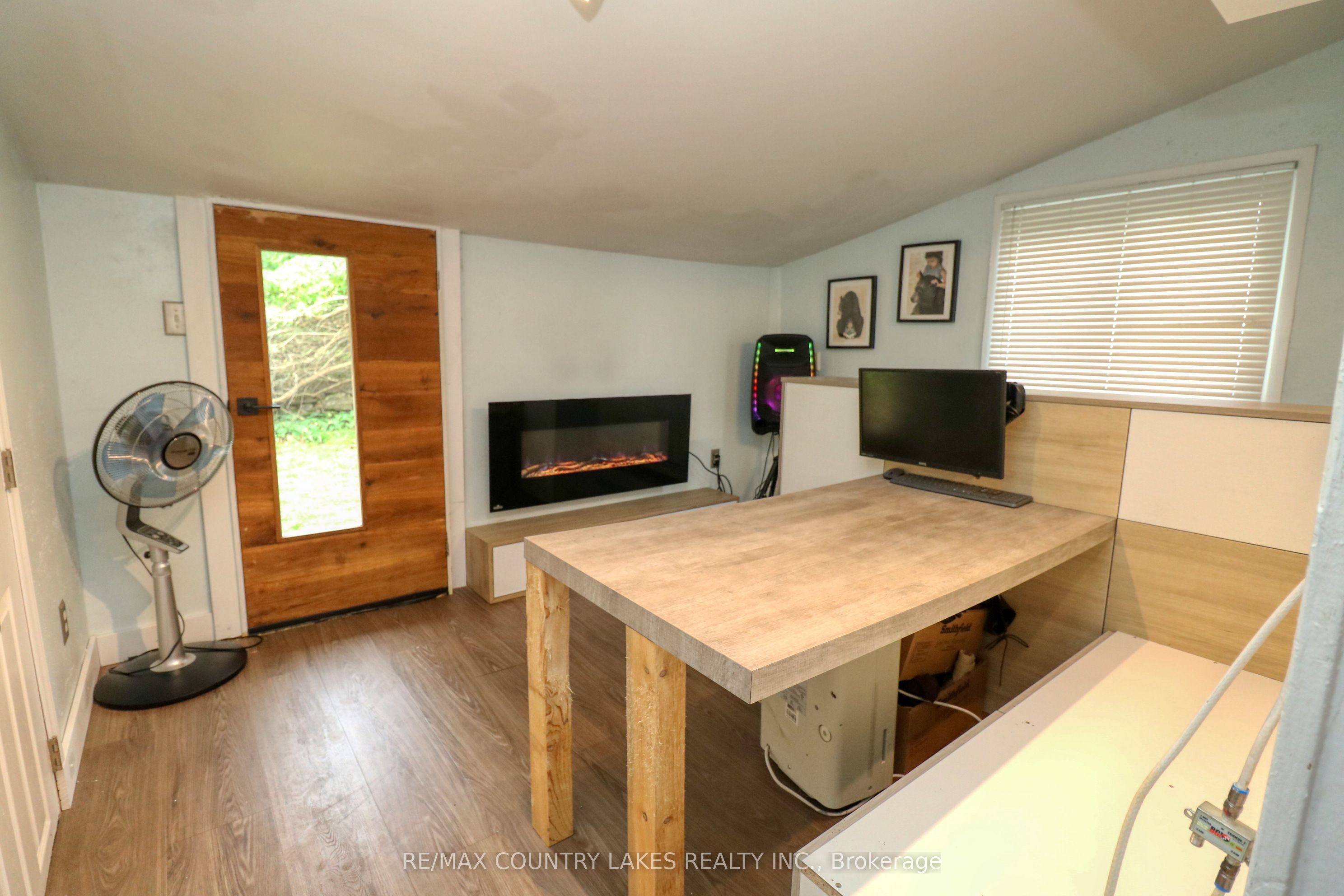 607 Simcoe Street Property Photo 7