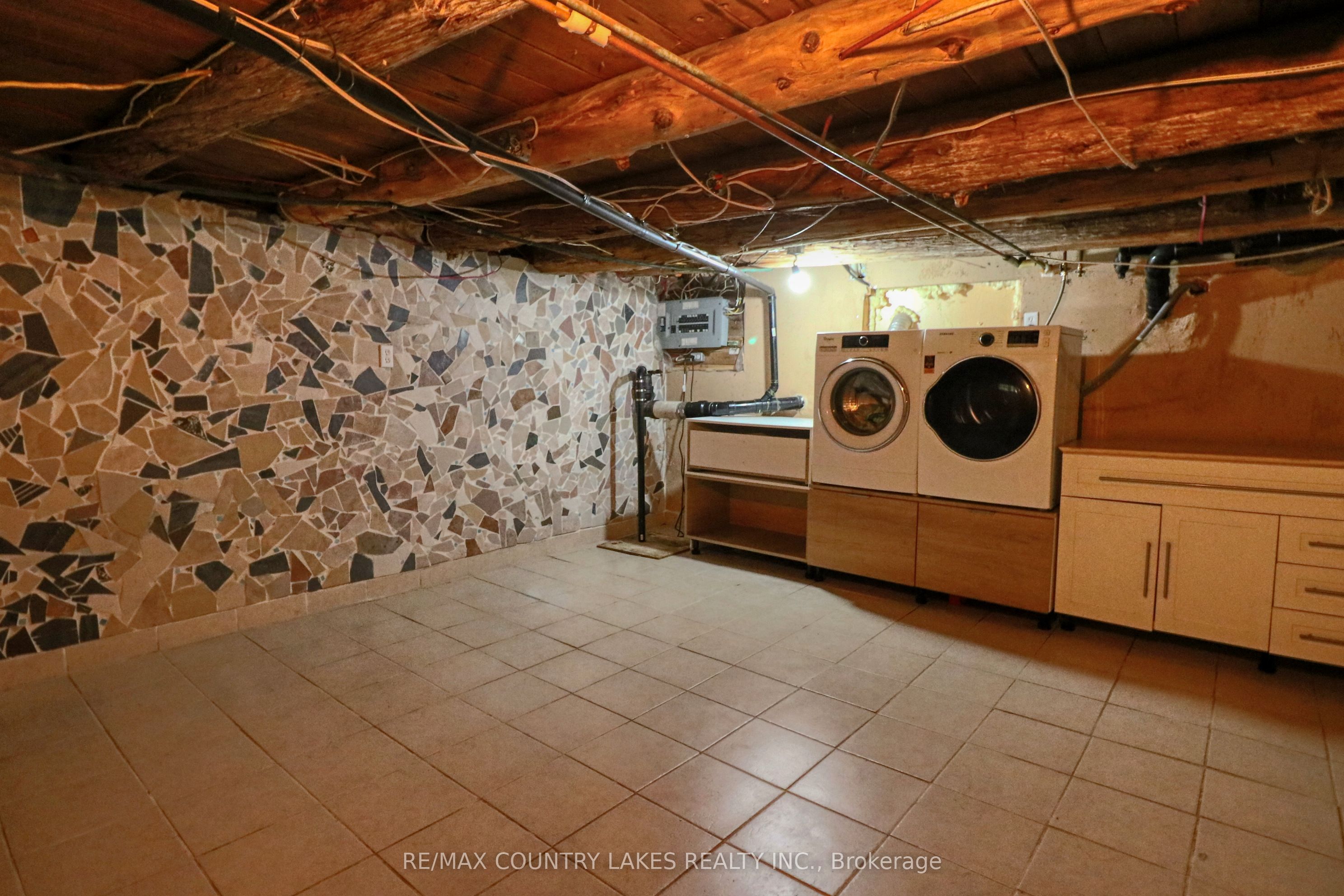 607 Simcoe Street Property Photo 11